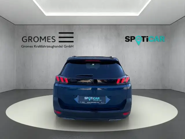 Peugeot 5008 view 4