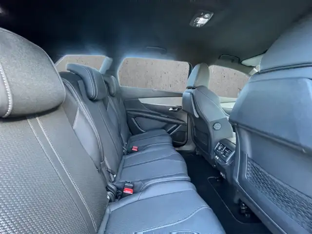 Peugeot 5008 view 14