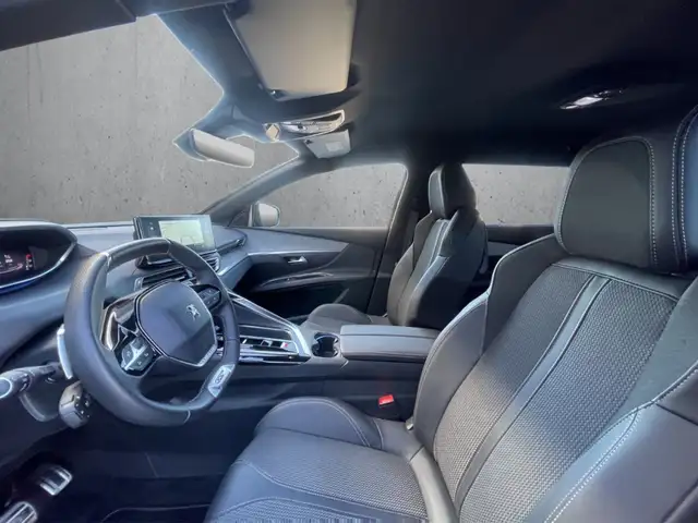 Peugeot 5008 view 9
