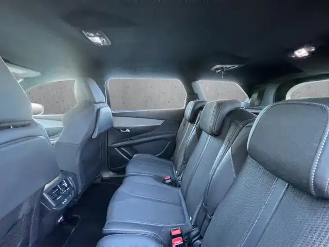 Peugeot 5008 view 8