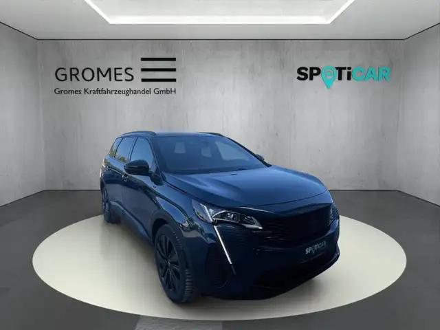 Peugeot 5008 main image