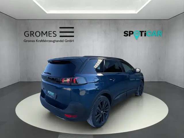Peugeot 5008 view 3