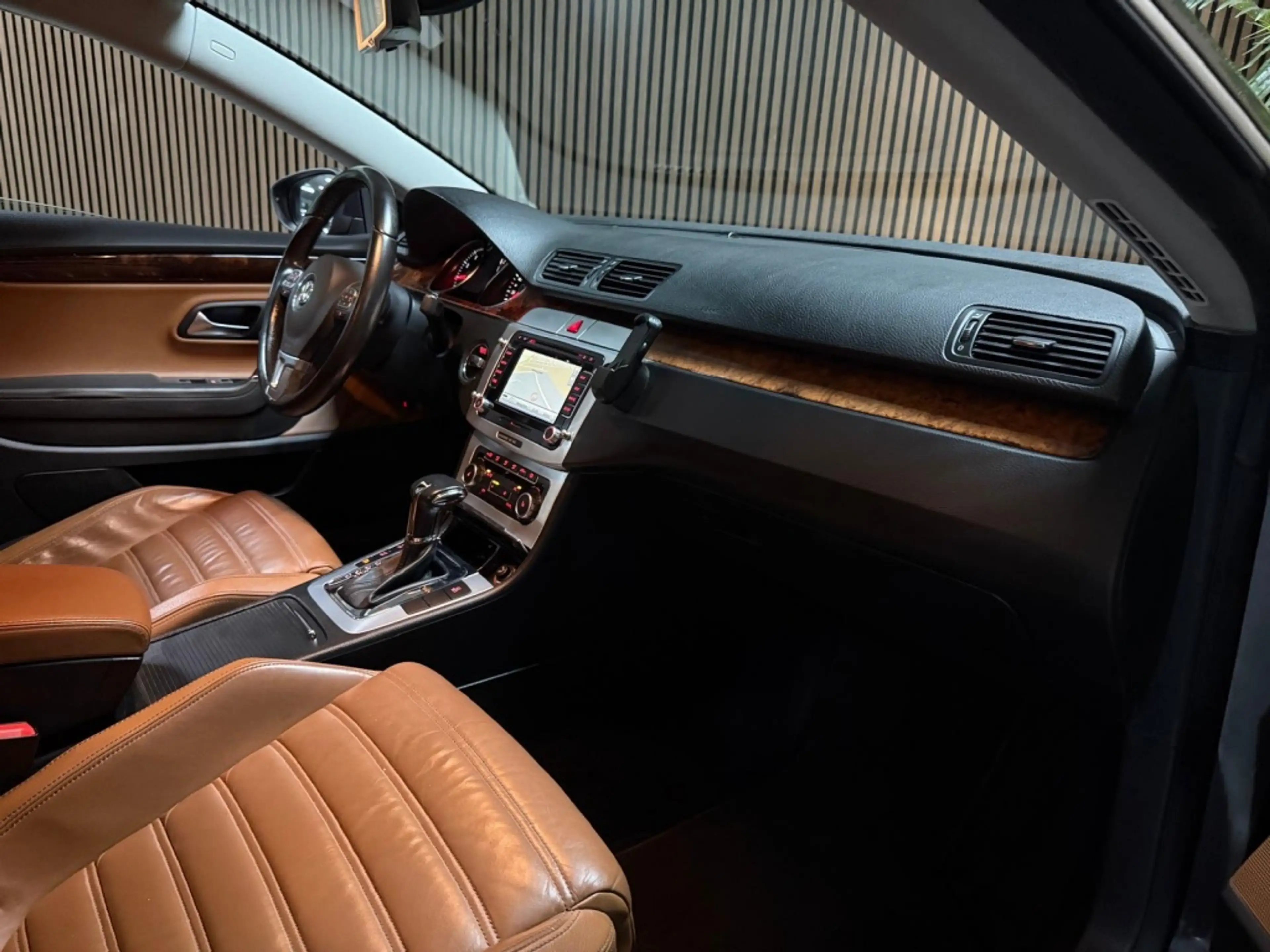 Volkswagen Passat CC 1.8 TSI 4p. — photo 10