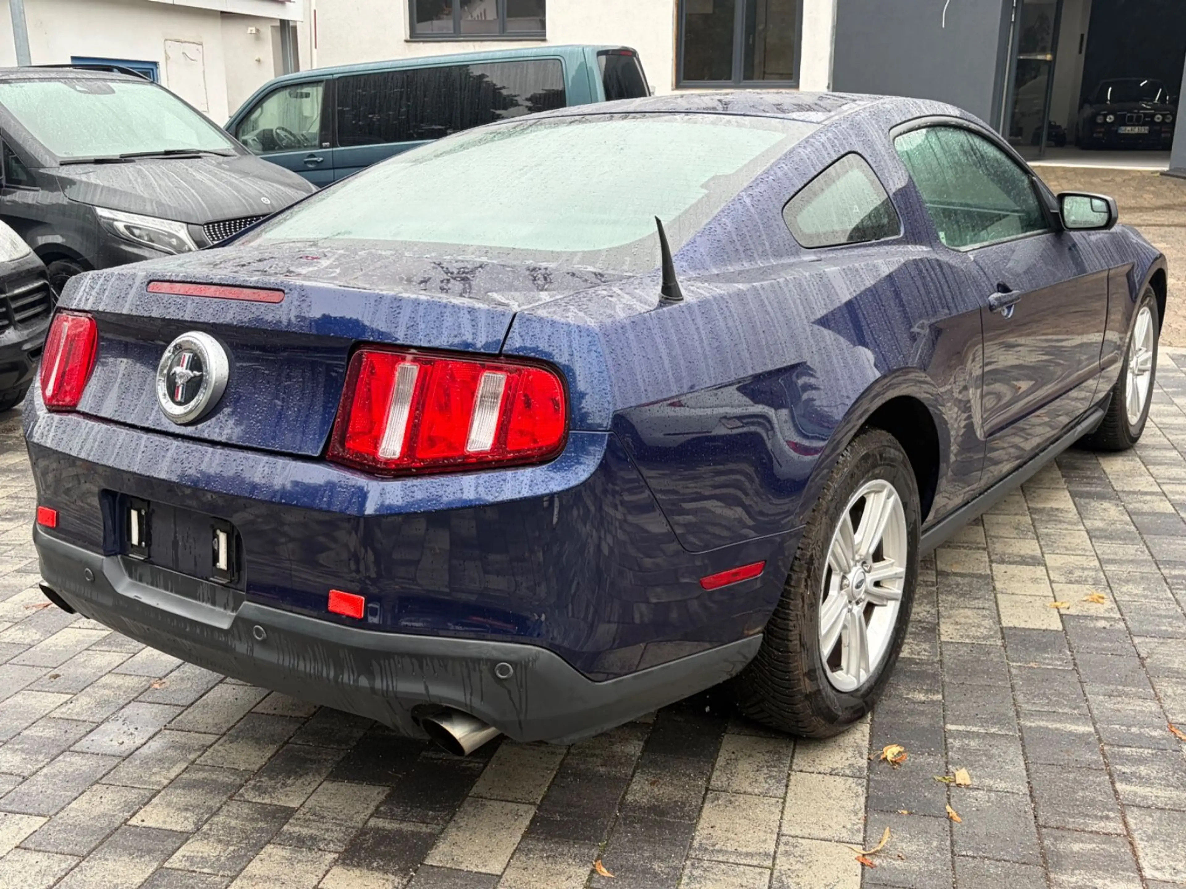 Ford Mustang 3.7 — photo 5