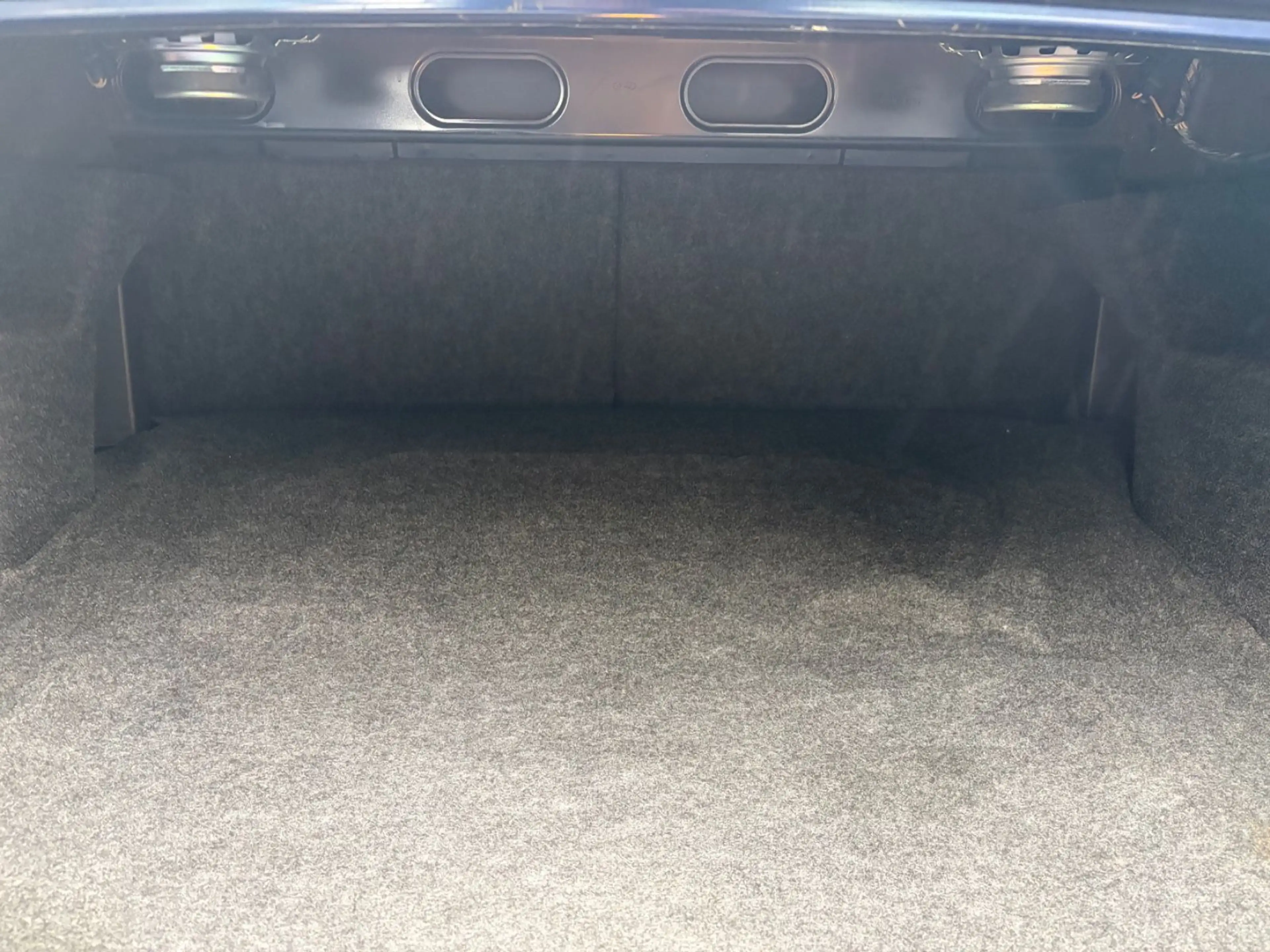 Ford Mustang 3.7 — photo 15