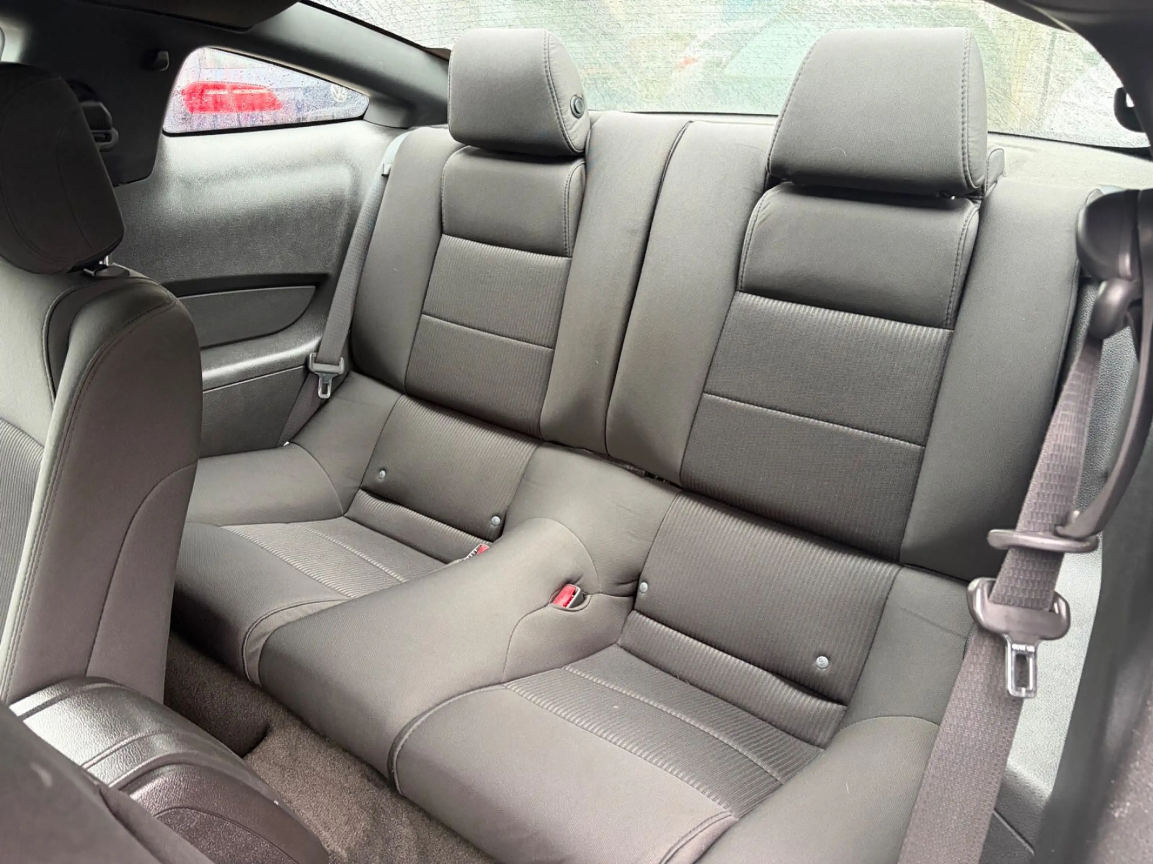 Ford Mustang 3.7 — photo 11