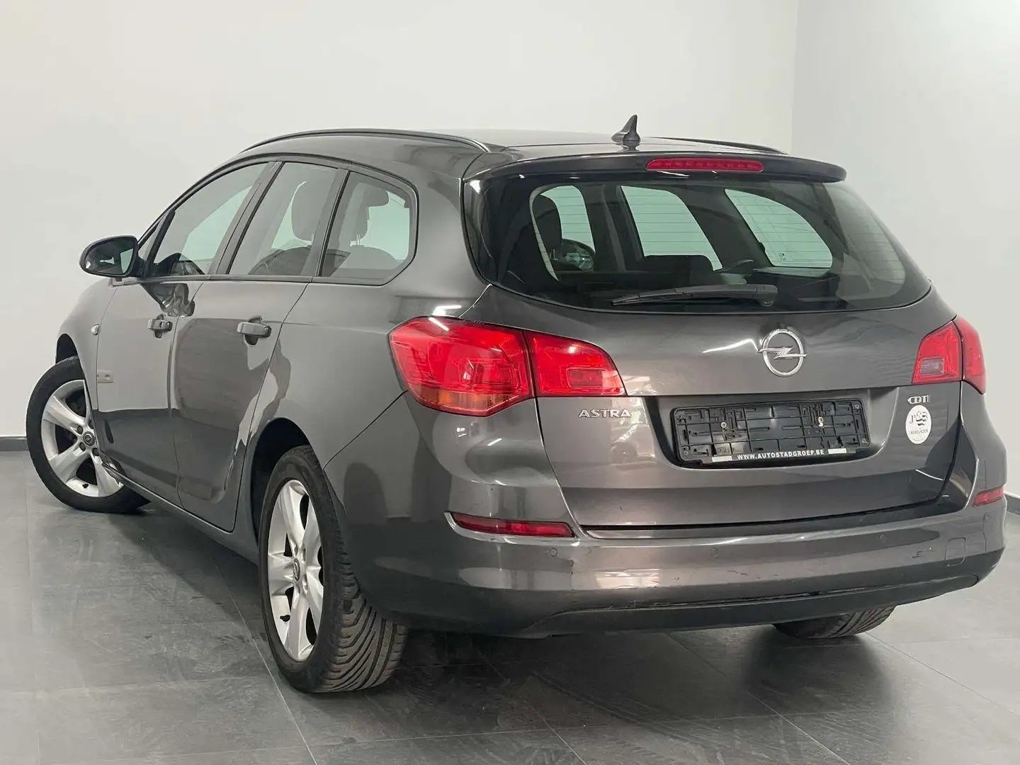 Opel Astra 1.7 CDTi Euro5 - Navi Gris - 2