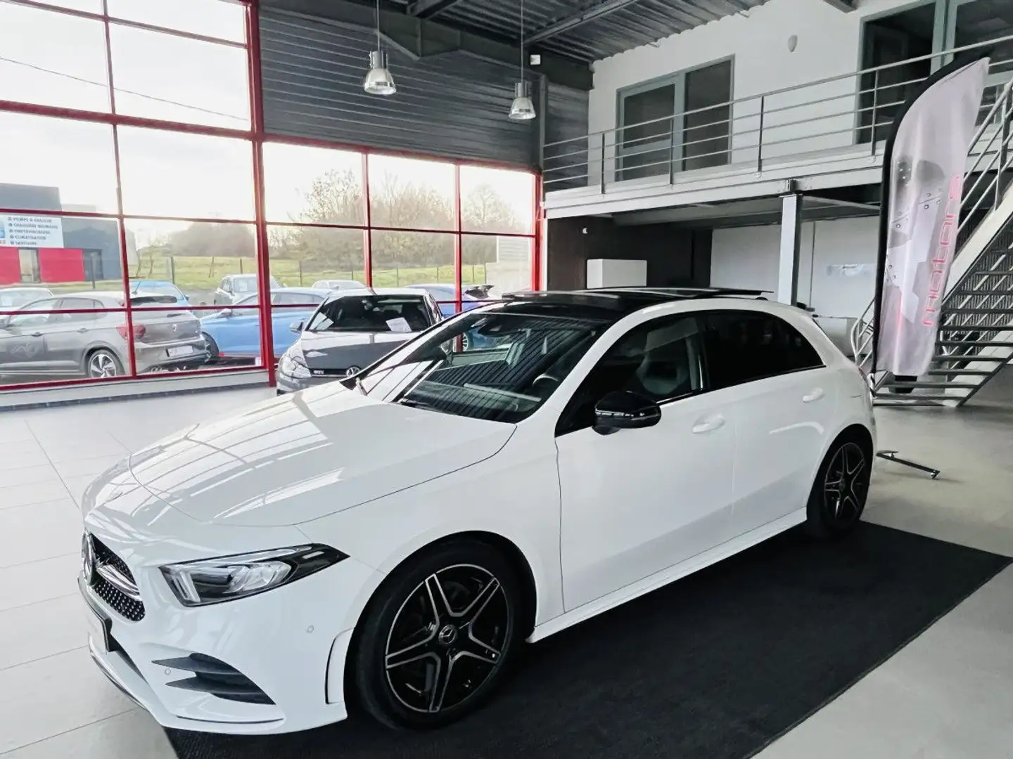 Mercedes-Benz A 220 220 2,0 190 7G-DCT AMG LINE TOIT PANORAMIQUE OUVRANT APPLE CARPLAY GPS KEYLESS REGULATEUR L Blanc - 1