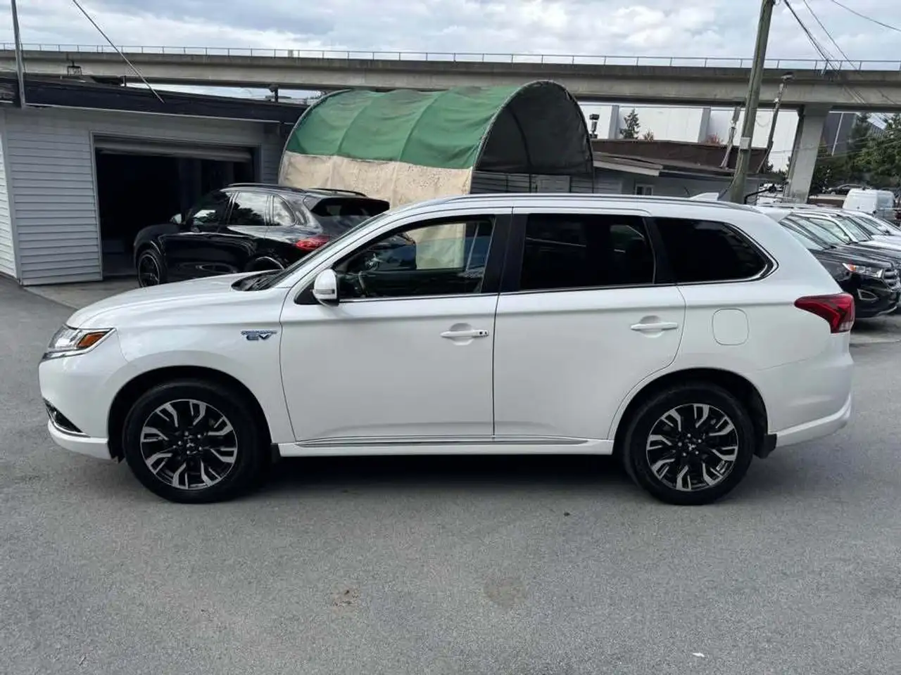 Mitsubishi Outlander снимка Mitsubishi Outlander