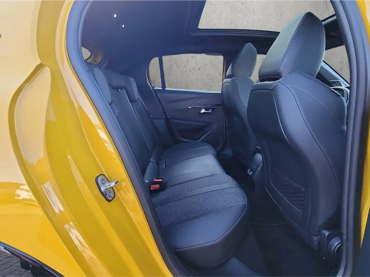 Peugeot 208 e- GT136 Panorama Navi Digitales Cockpit LED ACC A, миниатюра 14