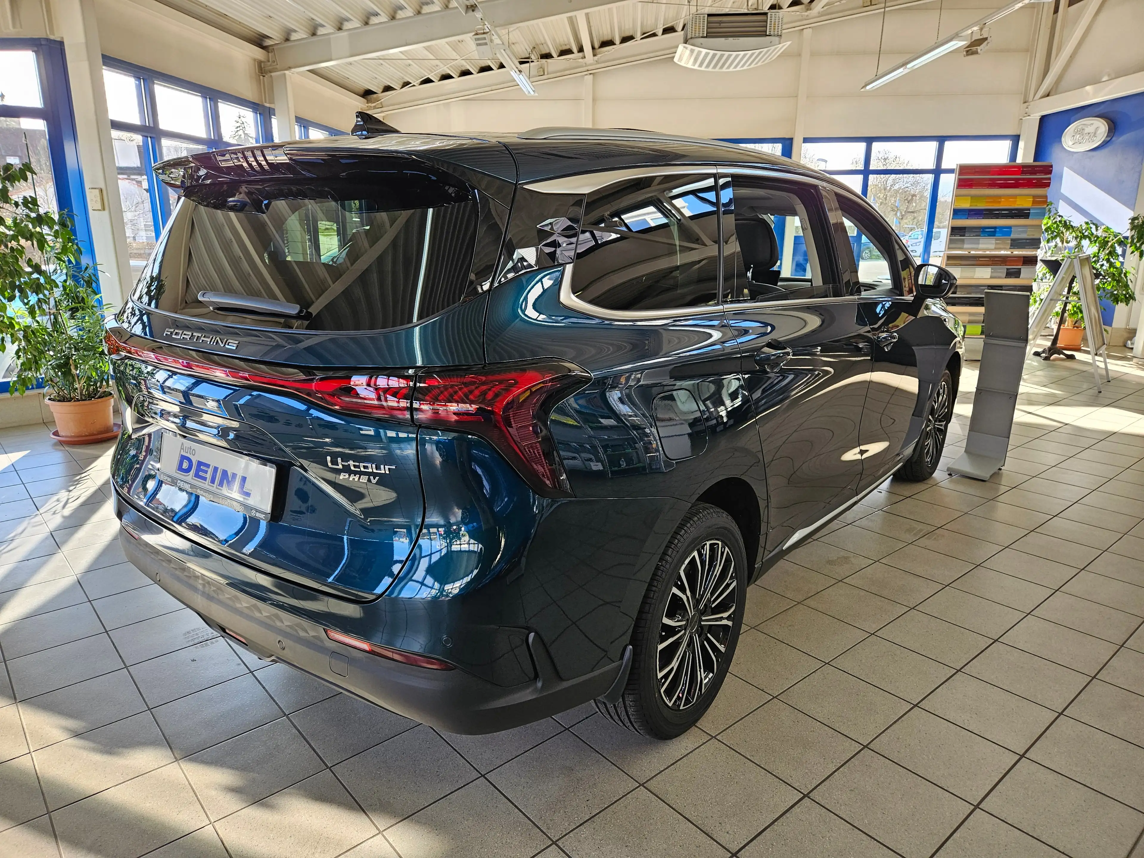 Forthing U-Tour 4 U-Tour PHEV — photo 4