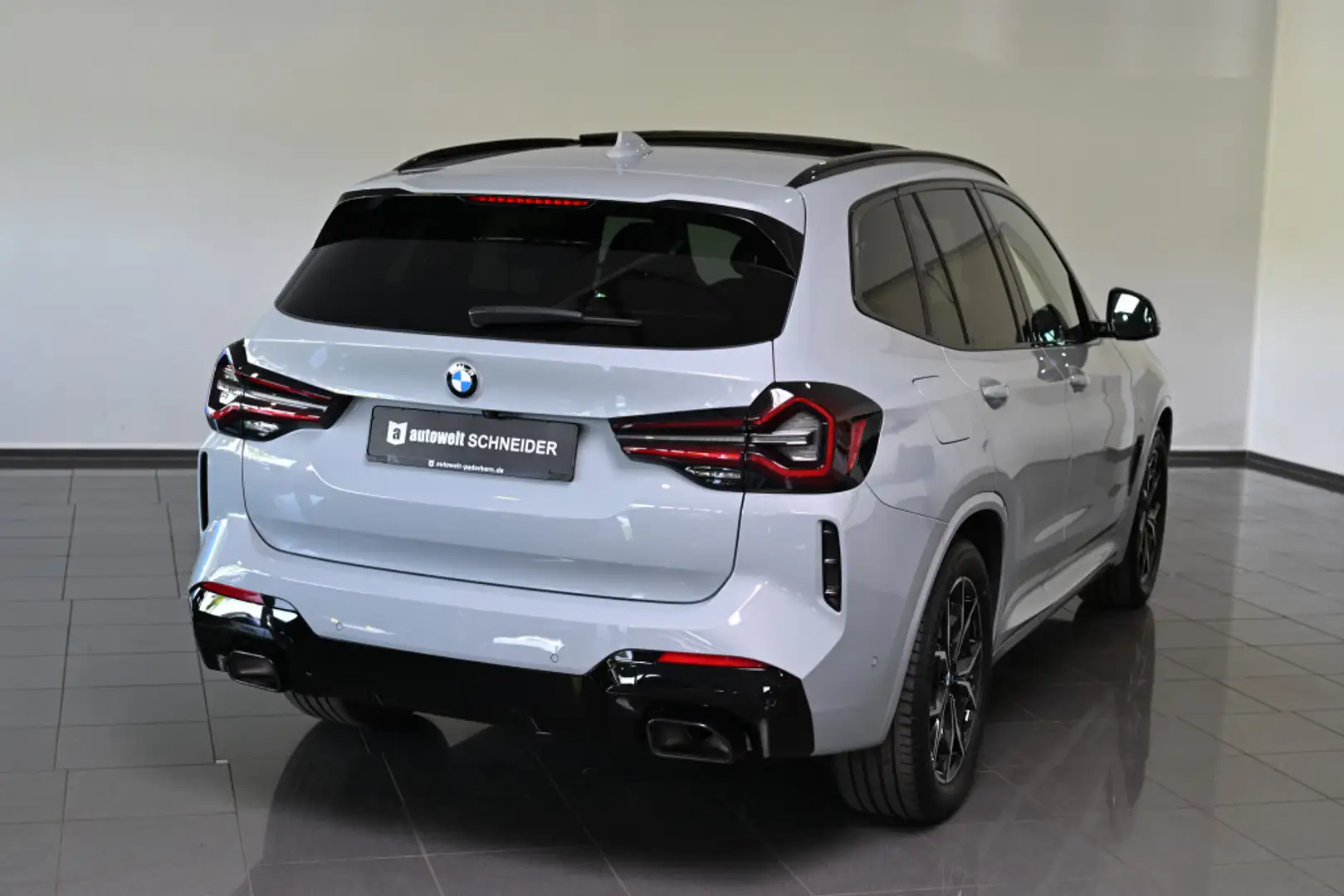 BMW X3 xDrive 30 d M Sport AHK Laser Pano ACC HUD Grau - 2