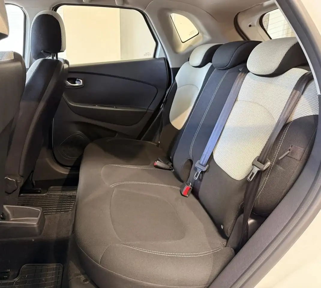 Renault Captur — photo 16
