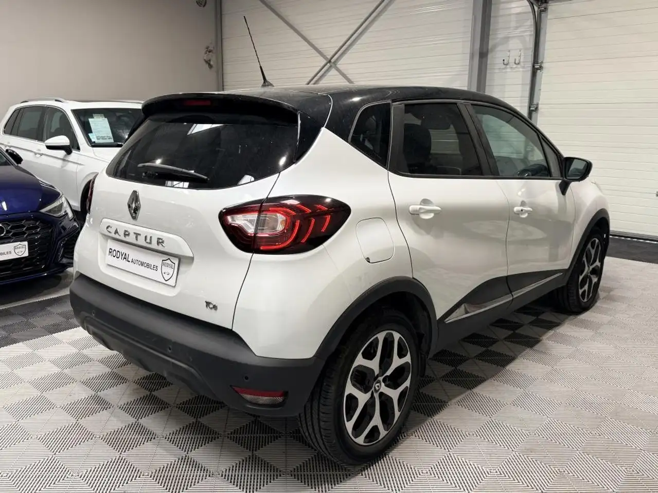 Renault Captur — photo 3