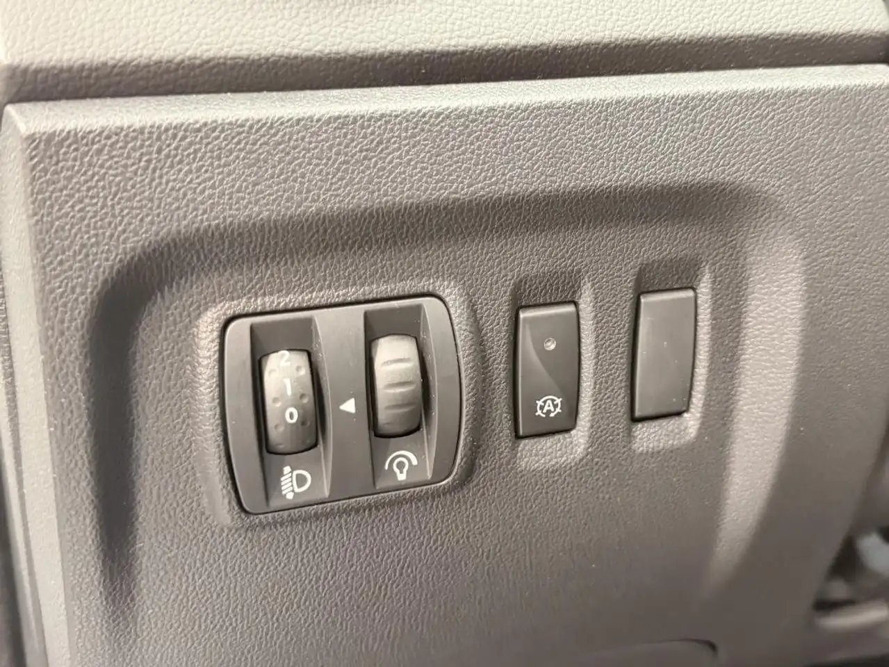 Renault Captur — photo 14