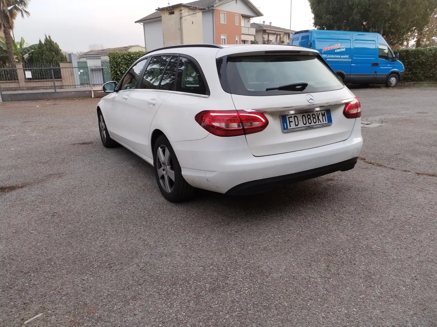 Mercedes-Benz C 180 Classe C-S205 2014 SW SW d (bt) Premium auto Bianco - 2