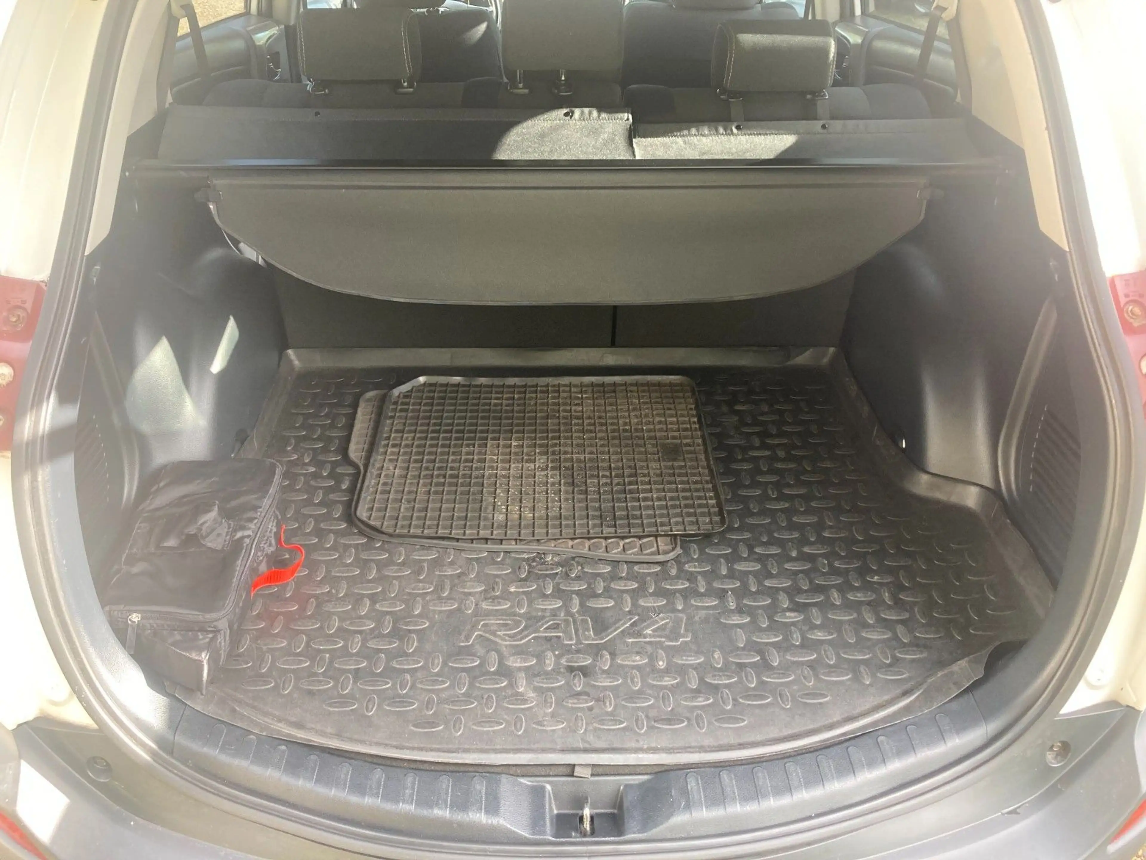 Toyota RAV 4 RAV4 Edition 2014 — photo 8