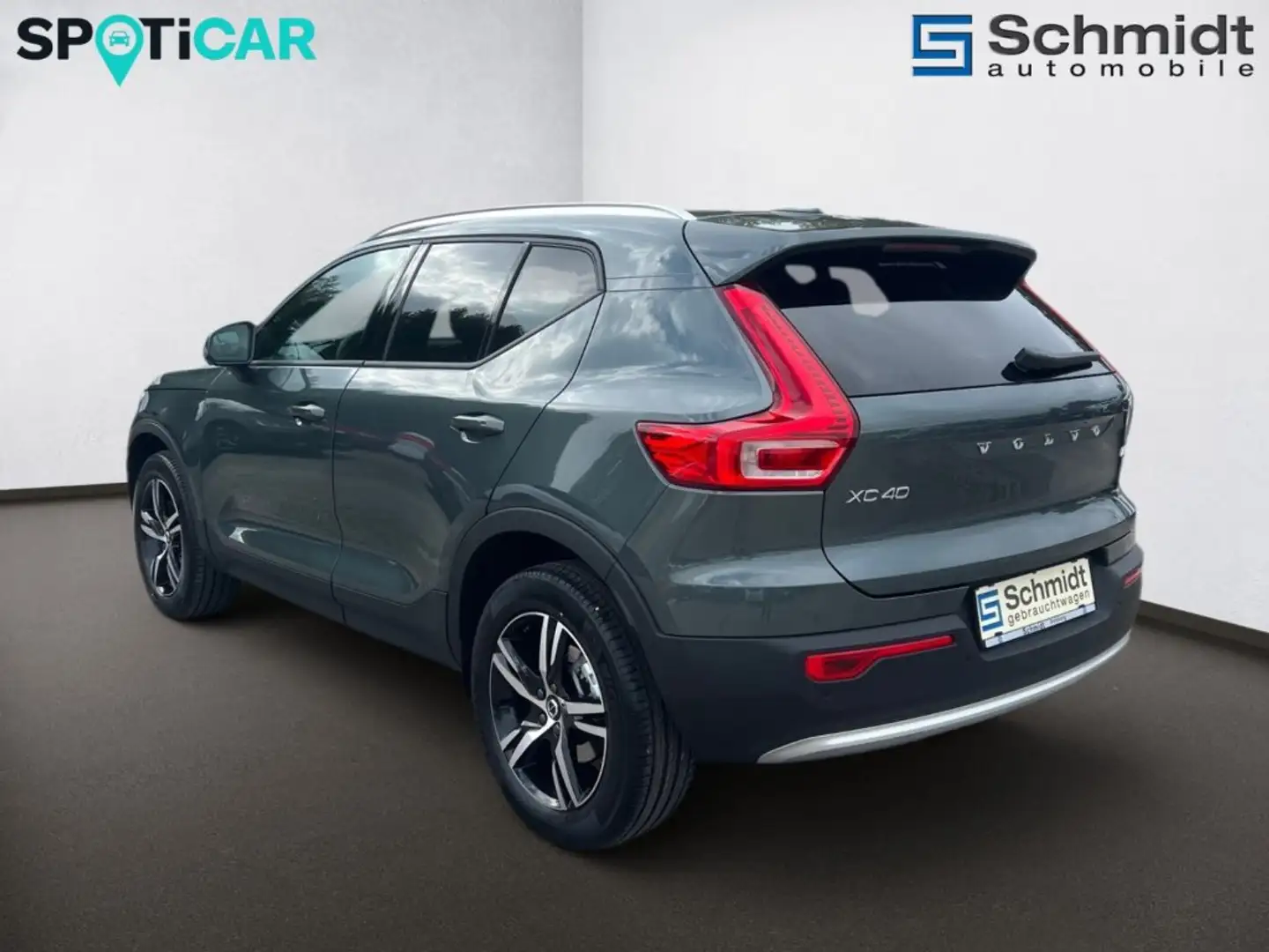 Volvo XC40 Core, B3 Mild Hybrid, Benzin Grijs - 2