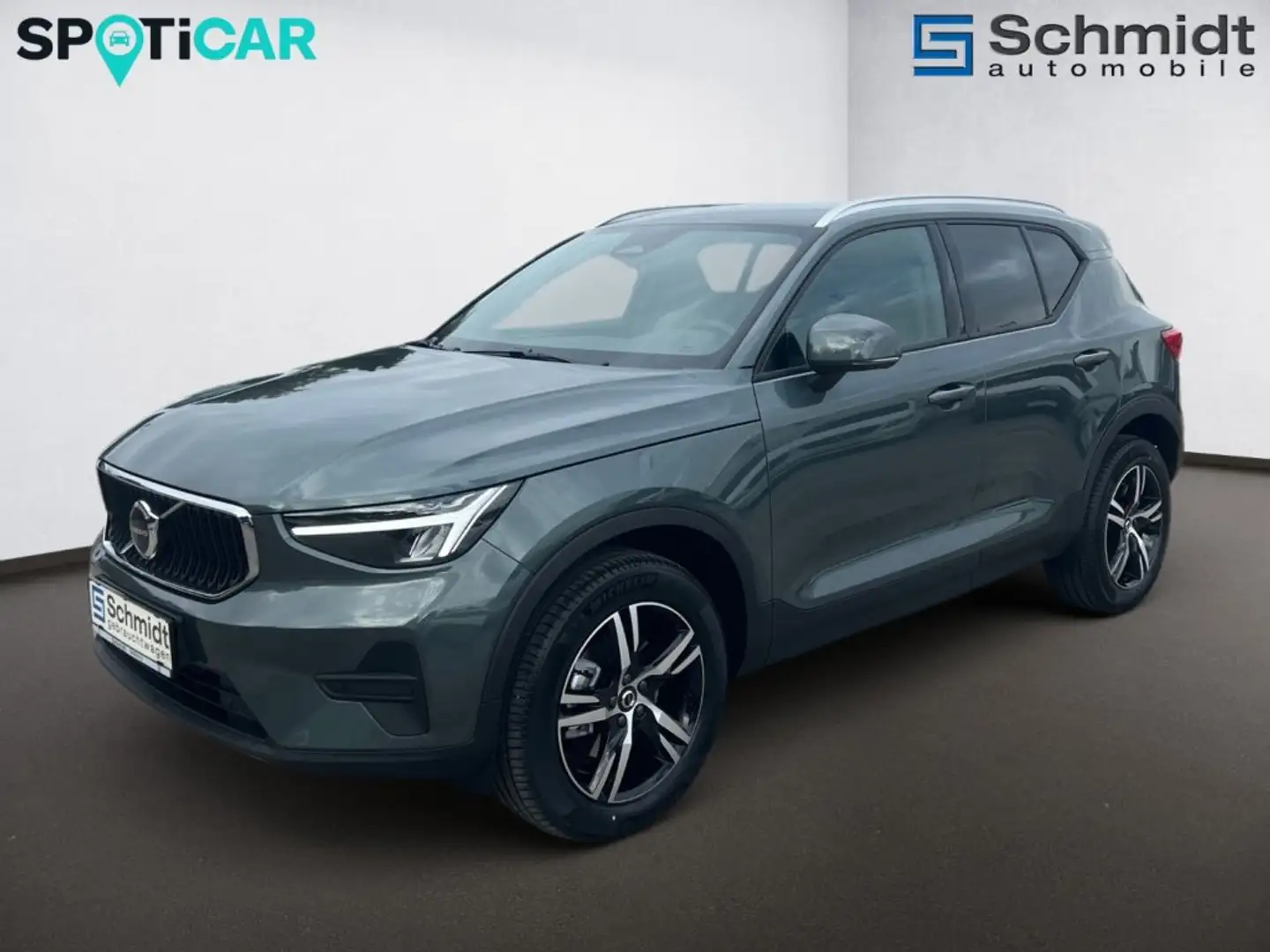 Volvo XC40 Core, B3 Mild Hybrid, Benzin Grau - 1