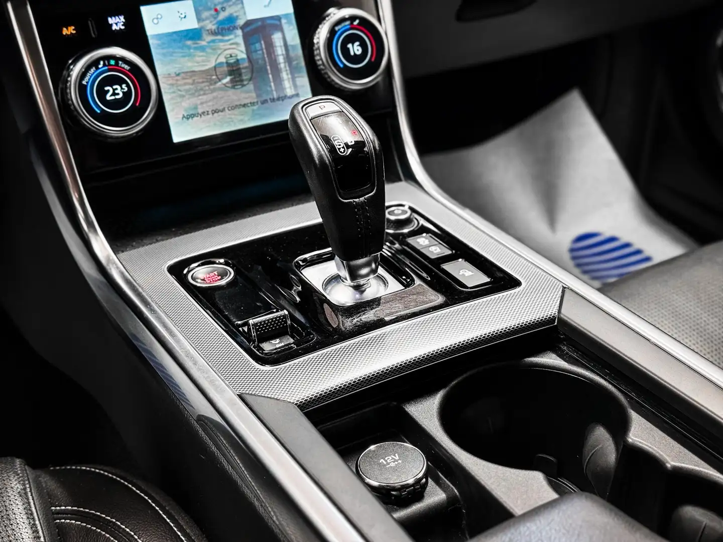 Jaguar XE XE 2.0 D AWD R-Dynamic S, Automatique? garantie1an Rouge - 2