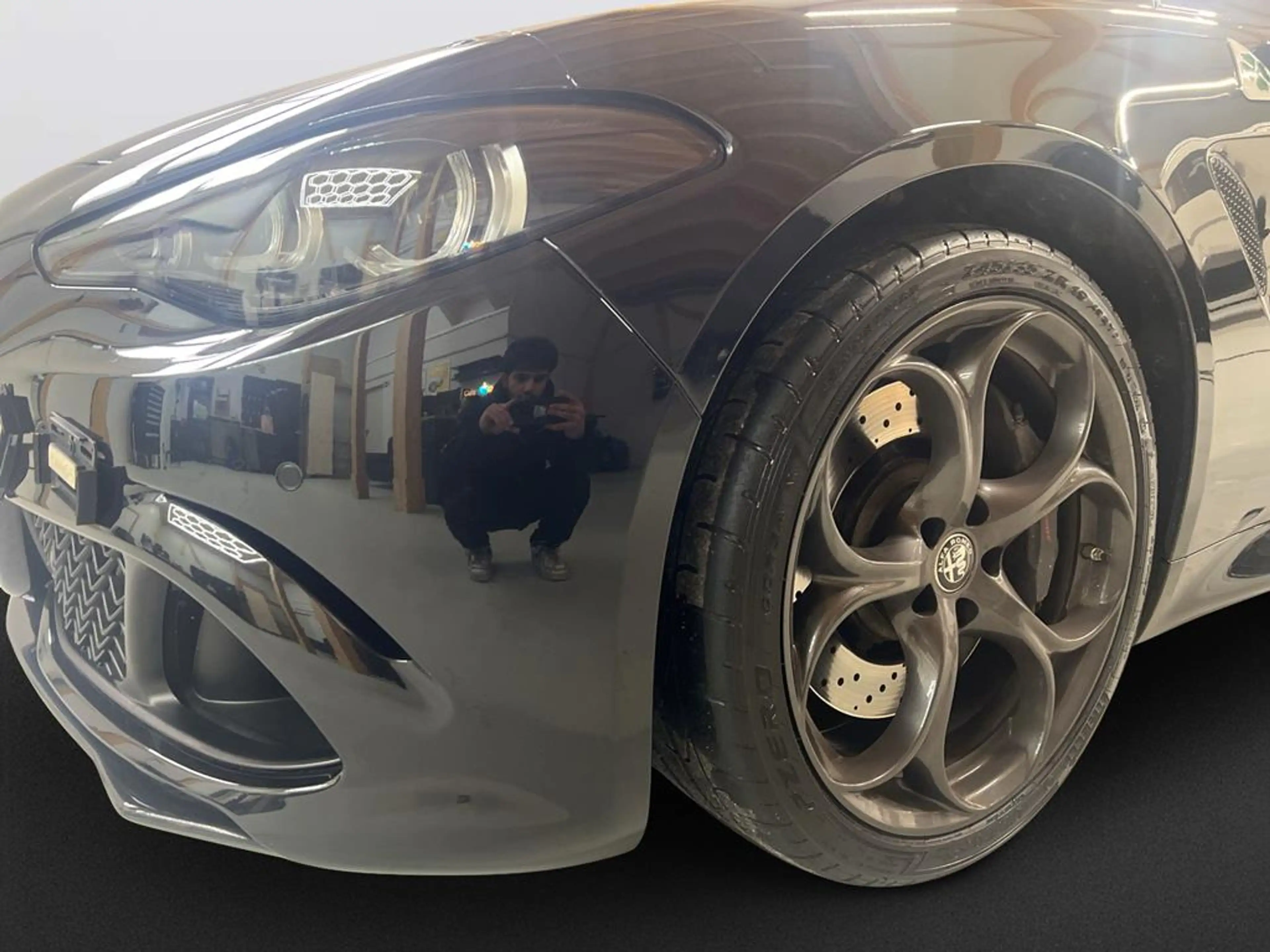 Alfa Romeo Giulia Quadrifoglio 2.9 V6 Bi-Turbo AT8 — photo 8