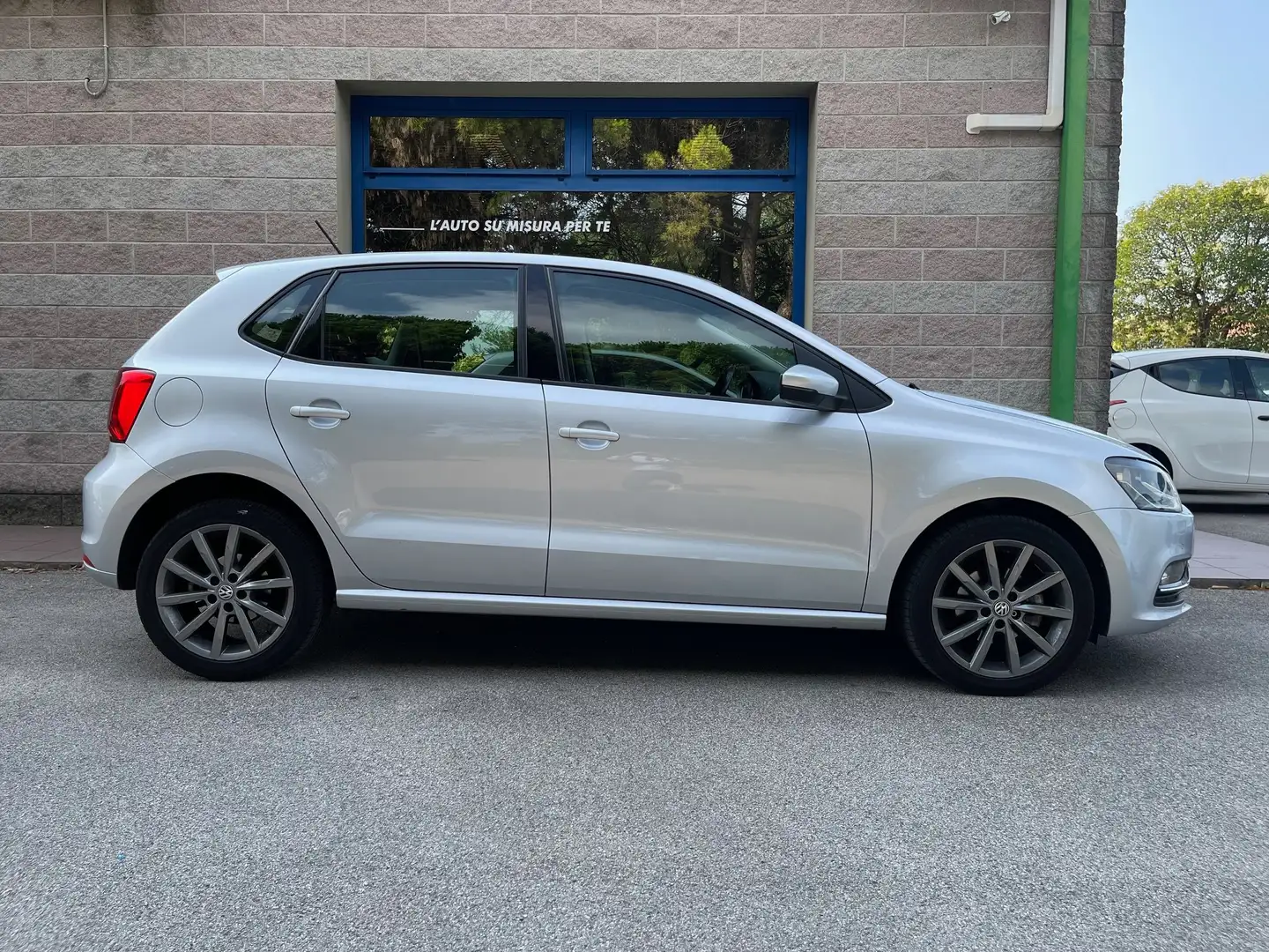 Volkswagen Polo 1.4 TDI 90CV DSG UNIPROPRIETARIO EURO 6 Gris - 2