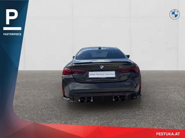 BMW M4 view 5