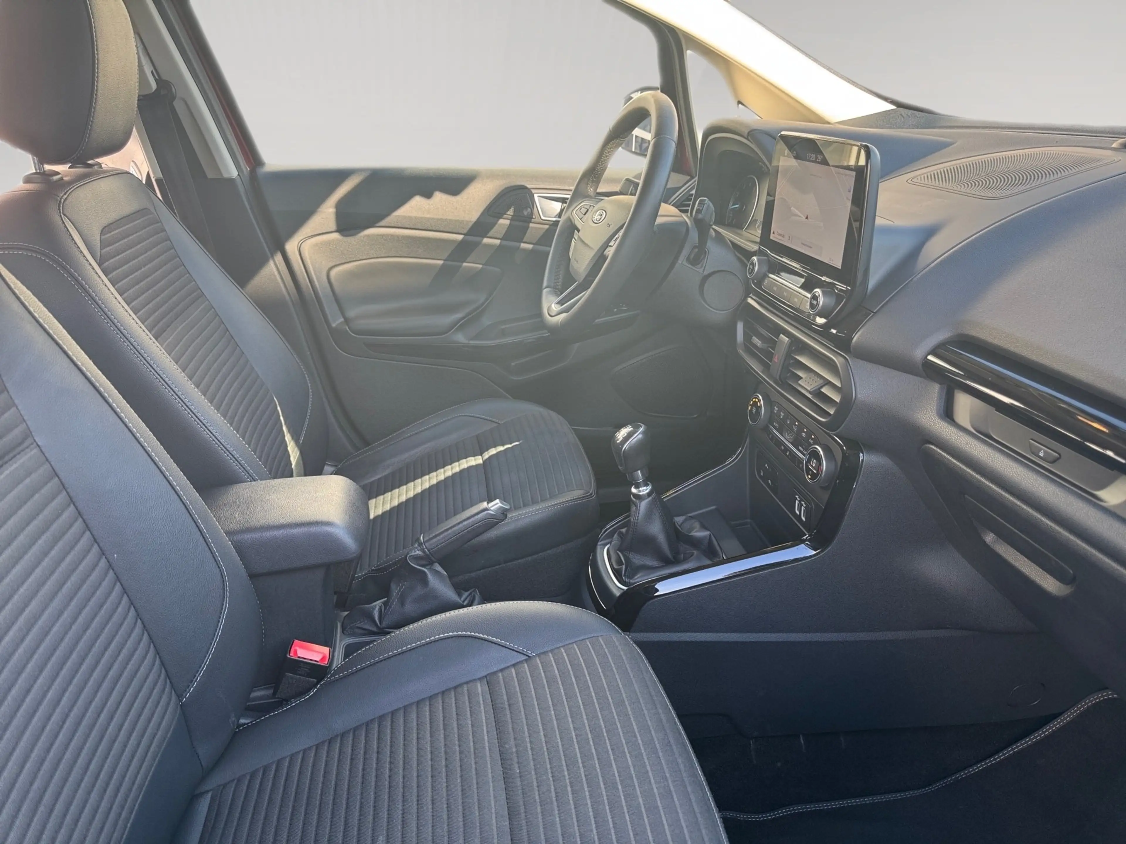 Ford EcoSport 1.0 Titanium Navi+SHZ+Kam.+KlimaA+LM — photo 14