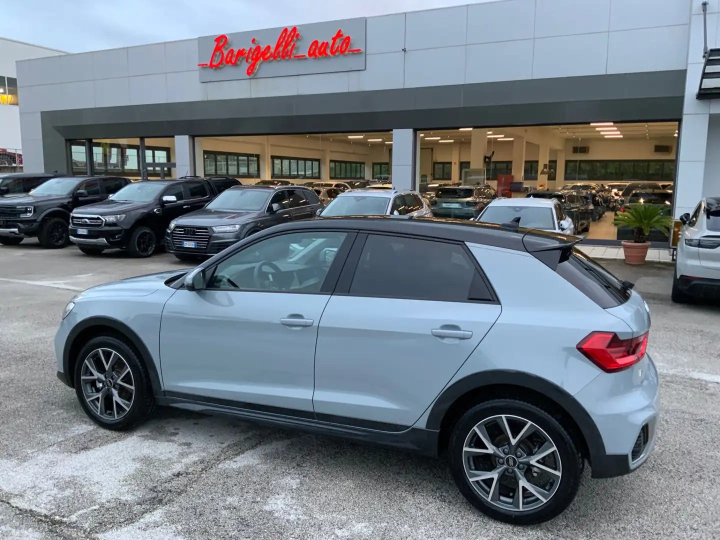 Audi A1 A1 allstreet 30 TFSI S tronic Identity Contrast Gris - 1