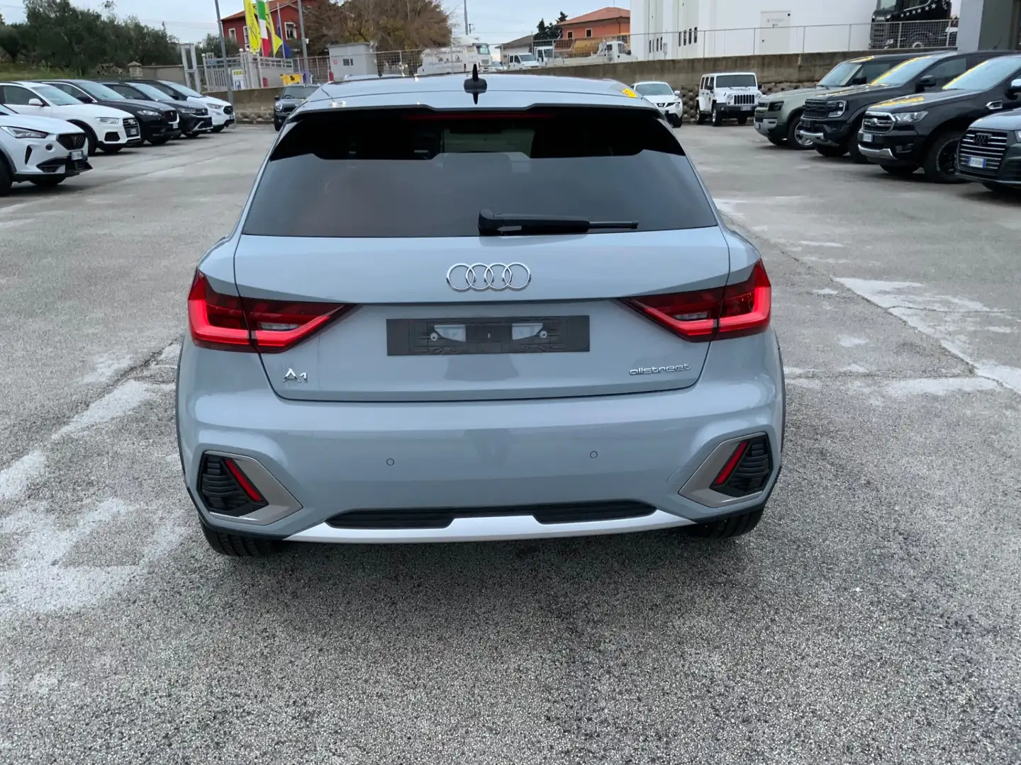 Audi A1 A1 allstreet 30 TFSI S tronic Identity Contrast Gris - 2