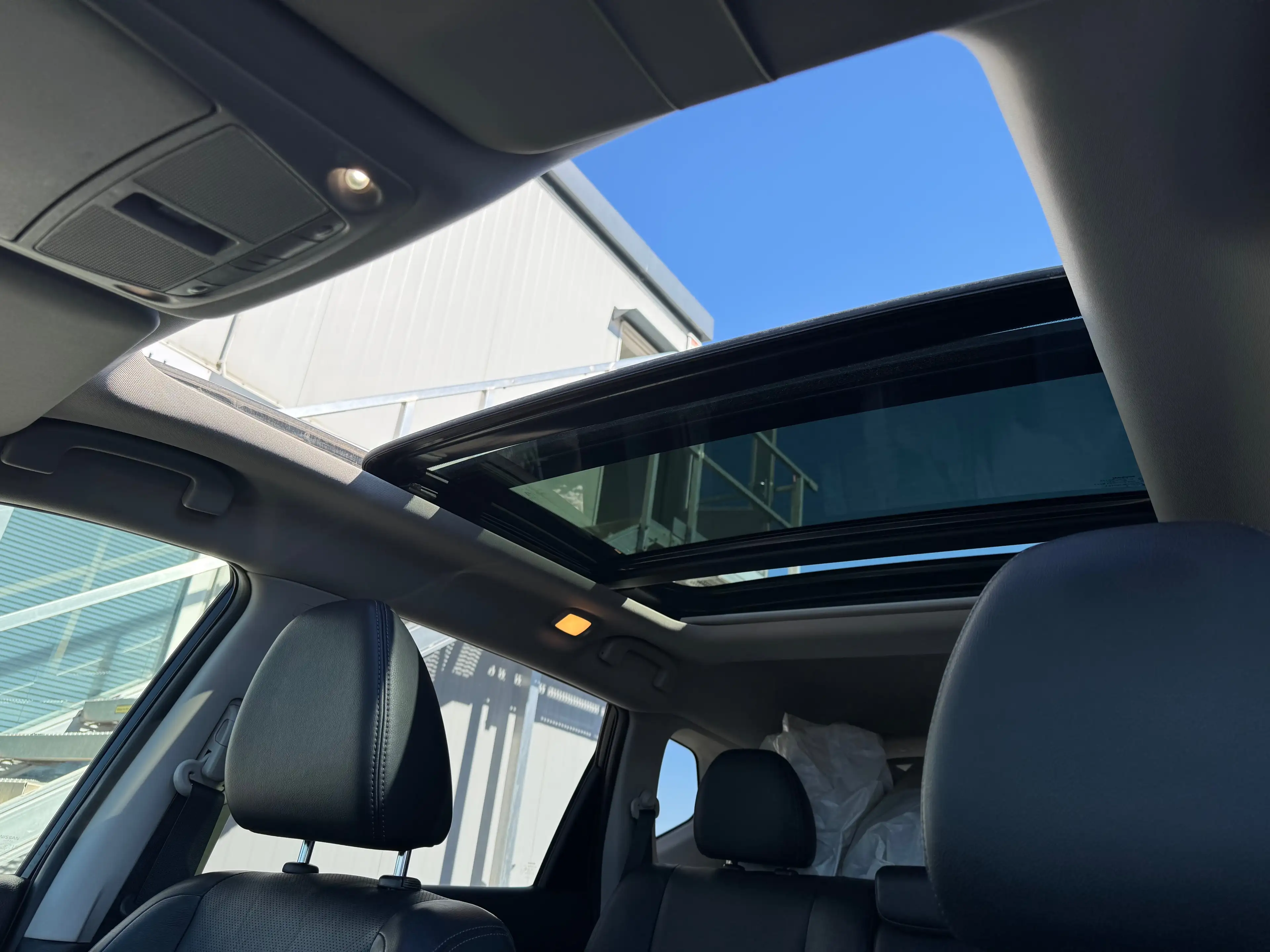 Nissan X-Trail Tekna 4x4 — photo 14