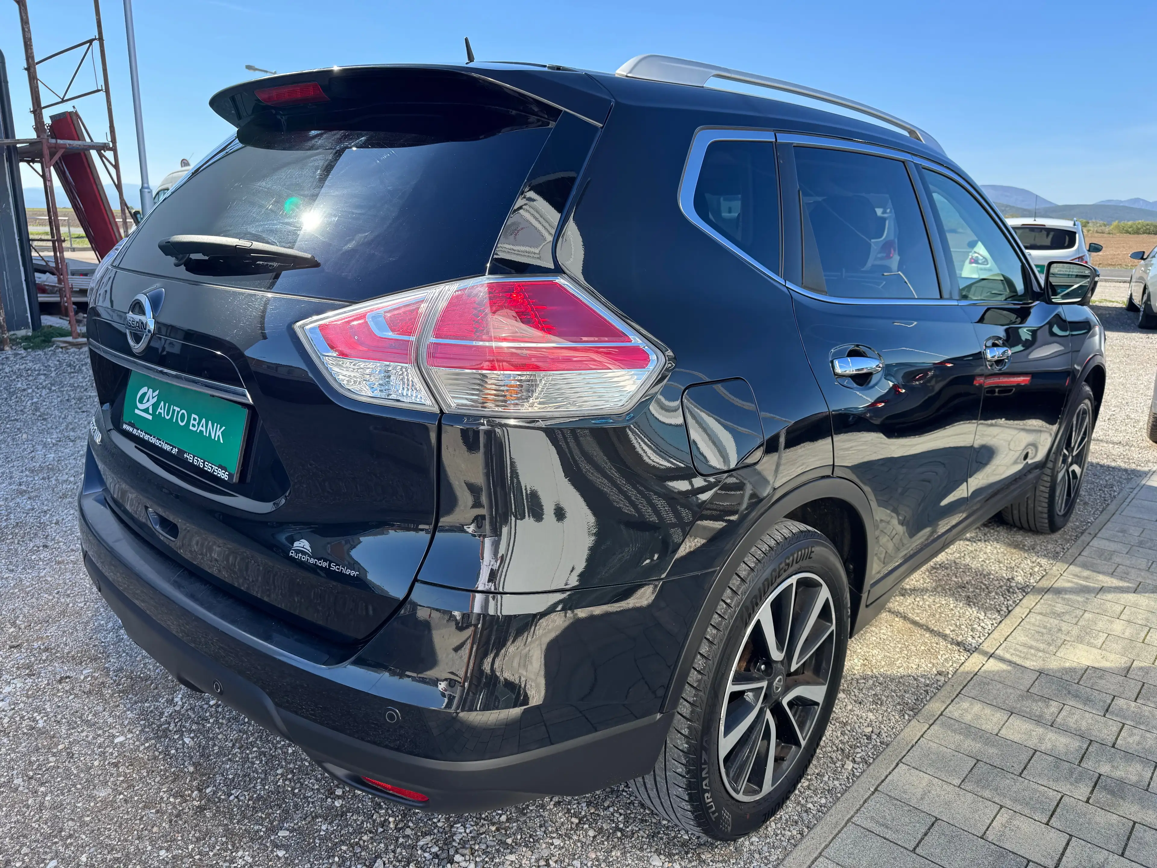 Nissan X-Trail Tekna 4x4 — photo 5