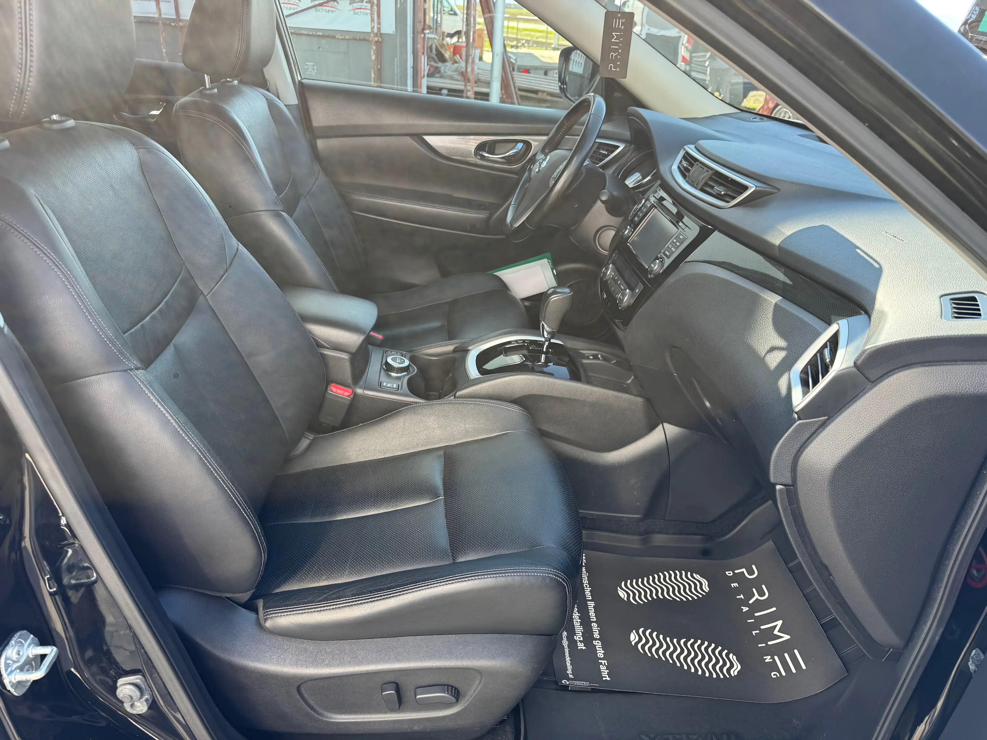 Nissan X-Trail Tekna 4x4 — photo 9