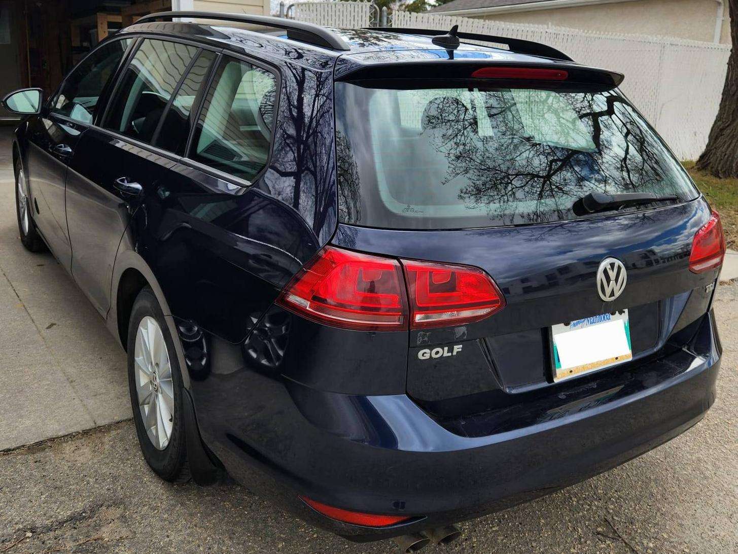 2015 Volkswagen Golf Comfortline alt 2