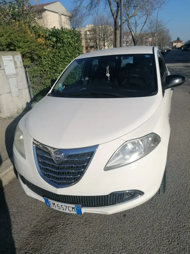 Lancia Y Ypsilon III 2012 1.2 8v Gold ecochic Gpl 69cv Beyaz - 2