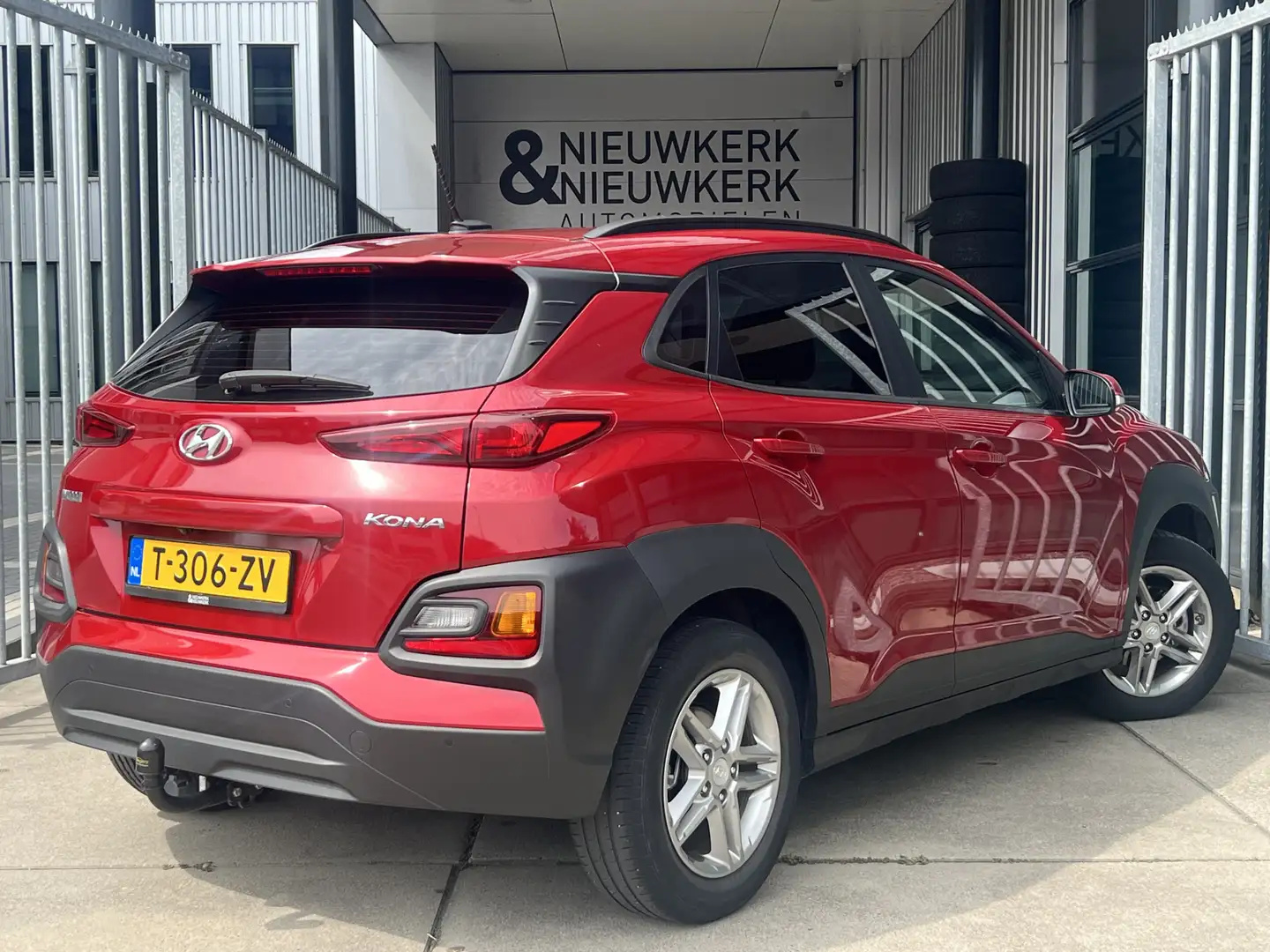 Hyundai KONA 1.0 T-GDI Comfort | TREKHAAK | CAMERA | CARPLAY / Rood - 2