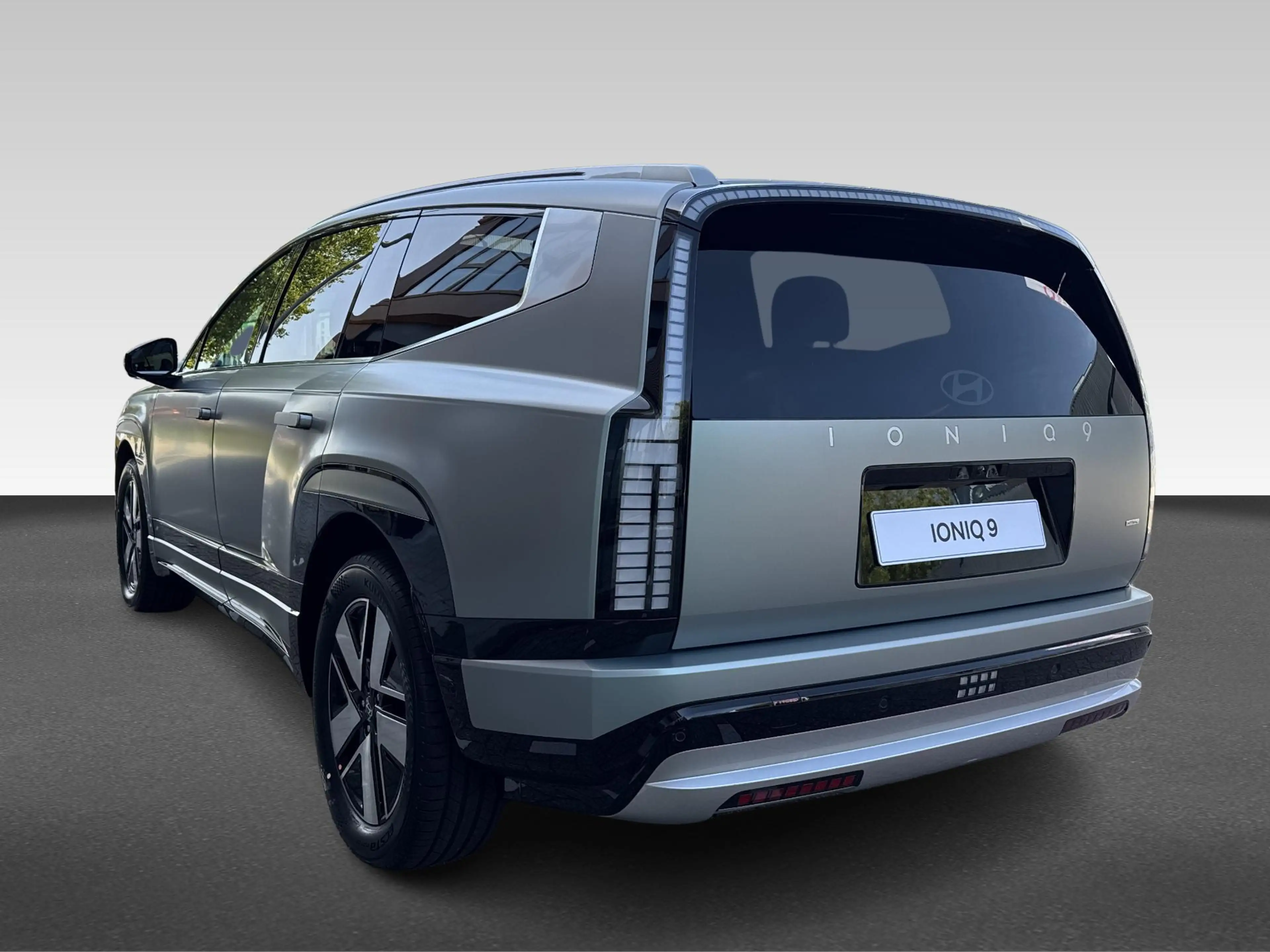 Hyundai IONIQ 9 Connect+ 7p. 110.3 kWh | Achteruitrijcamera | Acti — photo 3