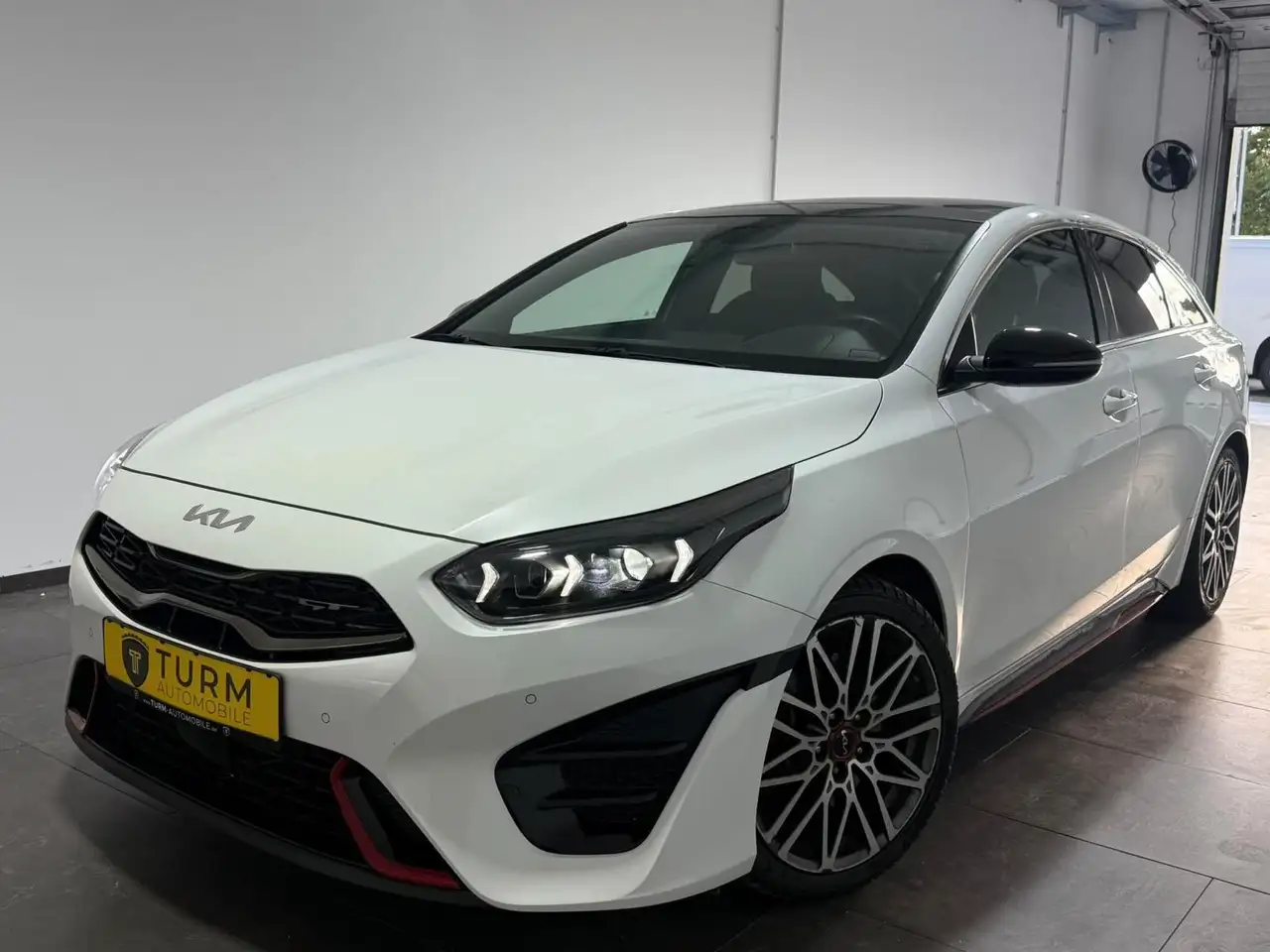 Kia Procee'd