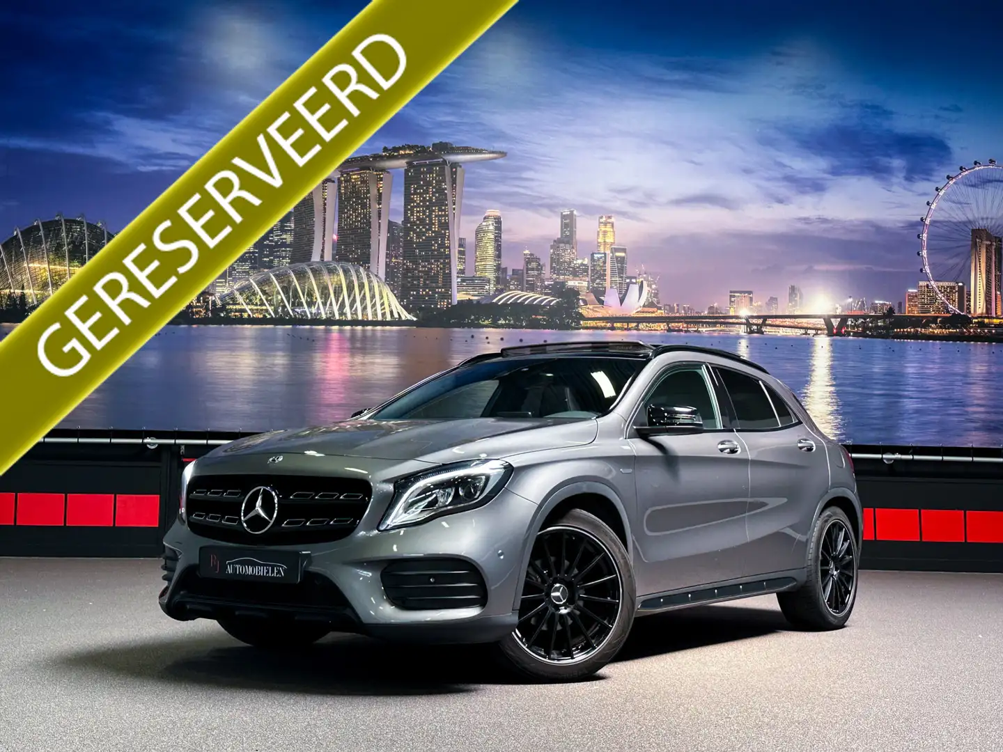 Mercedes-Benz GLA 180 AMG Night Edition |NL NAP|Panorama|Camera|Keyless Grey - 1
