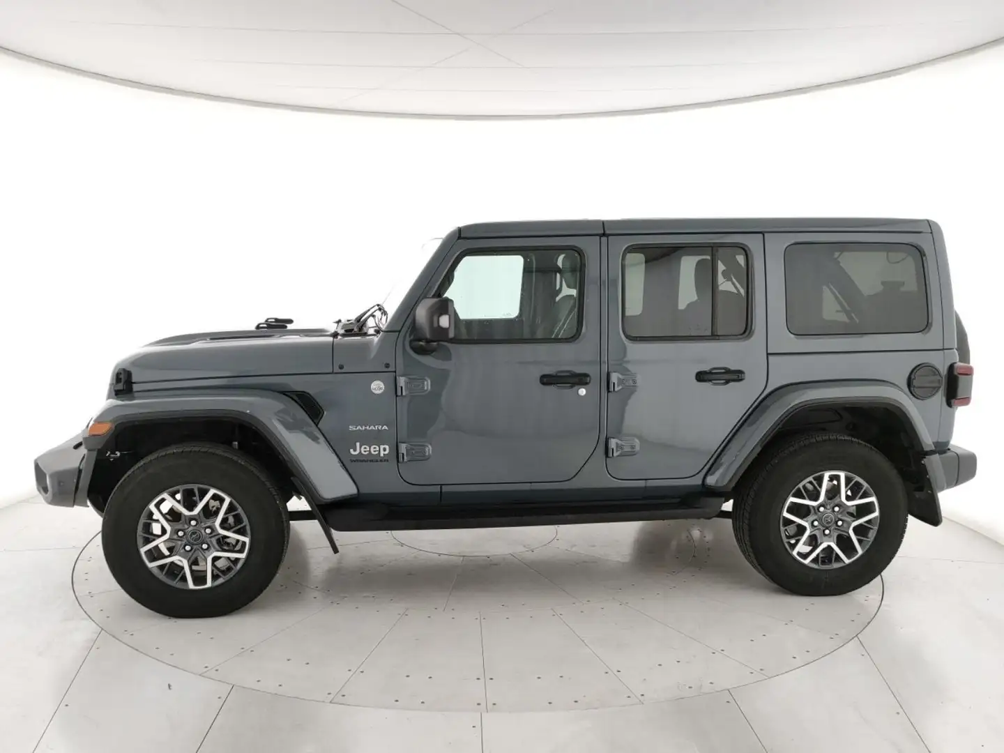 Jeep Wrangler Unlimited 2.0 turbo Sahara auto Grigio - 2
