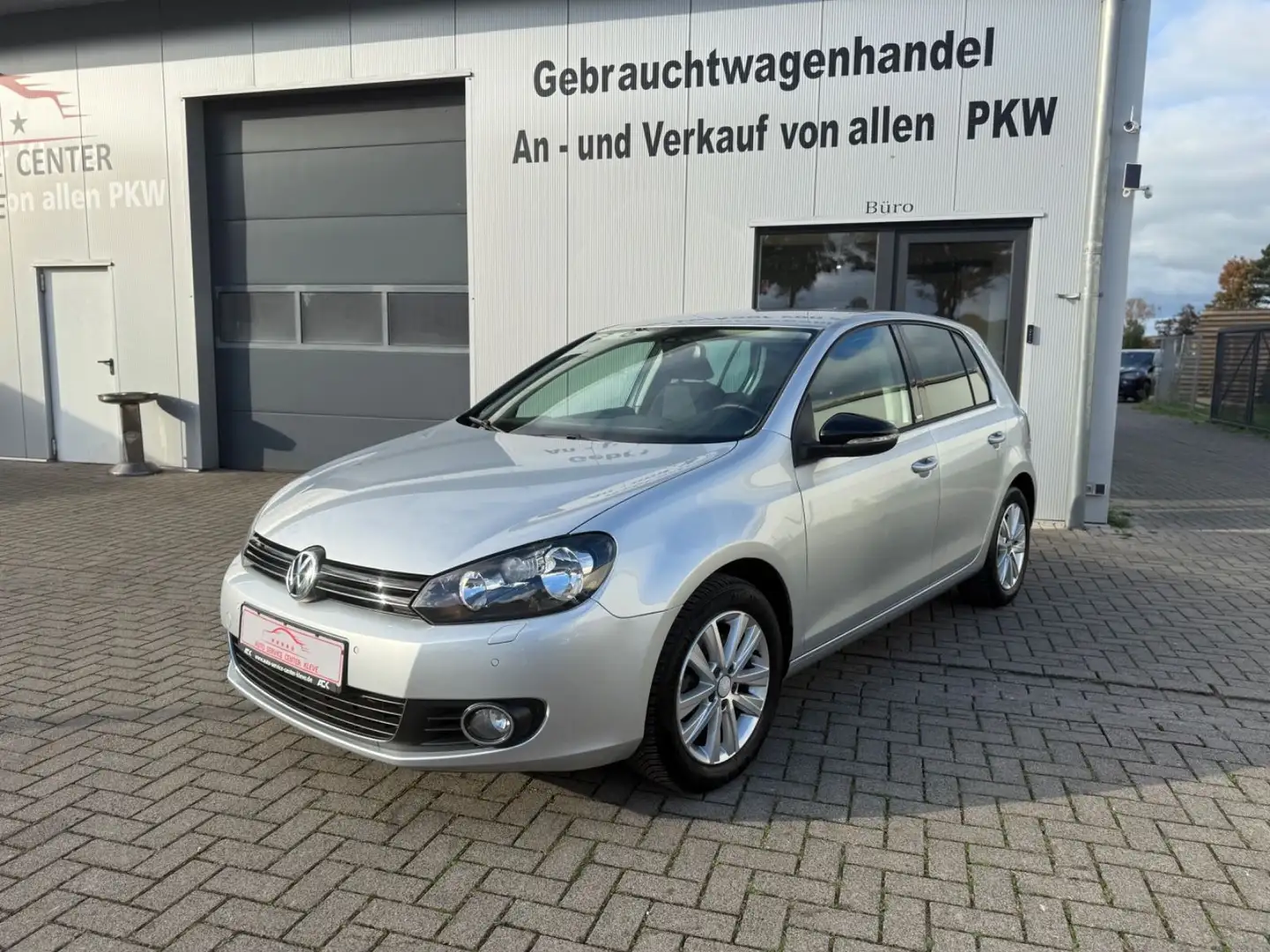 Volkswagen Golf VI Style*SHZ*GJREIFEN*AHK*TEMPOMAT Silber - 1