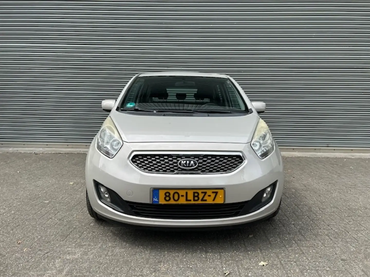 Kia Venga 1.4 CVVT X-tra PDC I AIRCO I SET WINTERBANDEN Grijs - 2