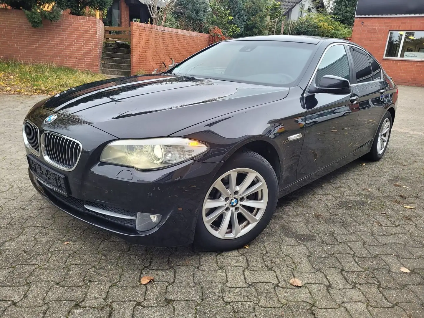 BMW 525 d Limousine*Navi*Bi-Xenon*PDC* Negru - 1