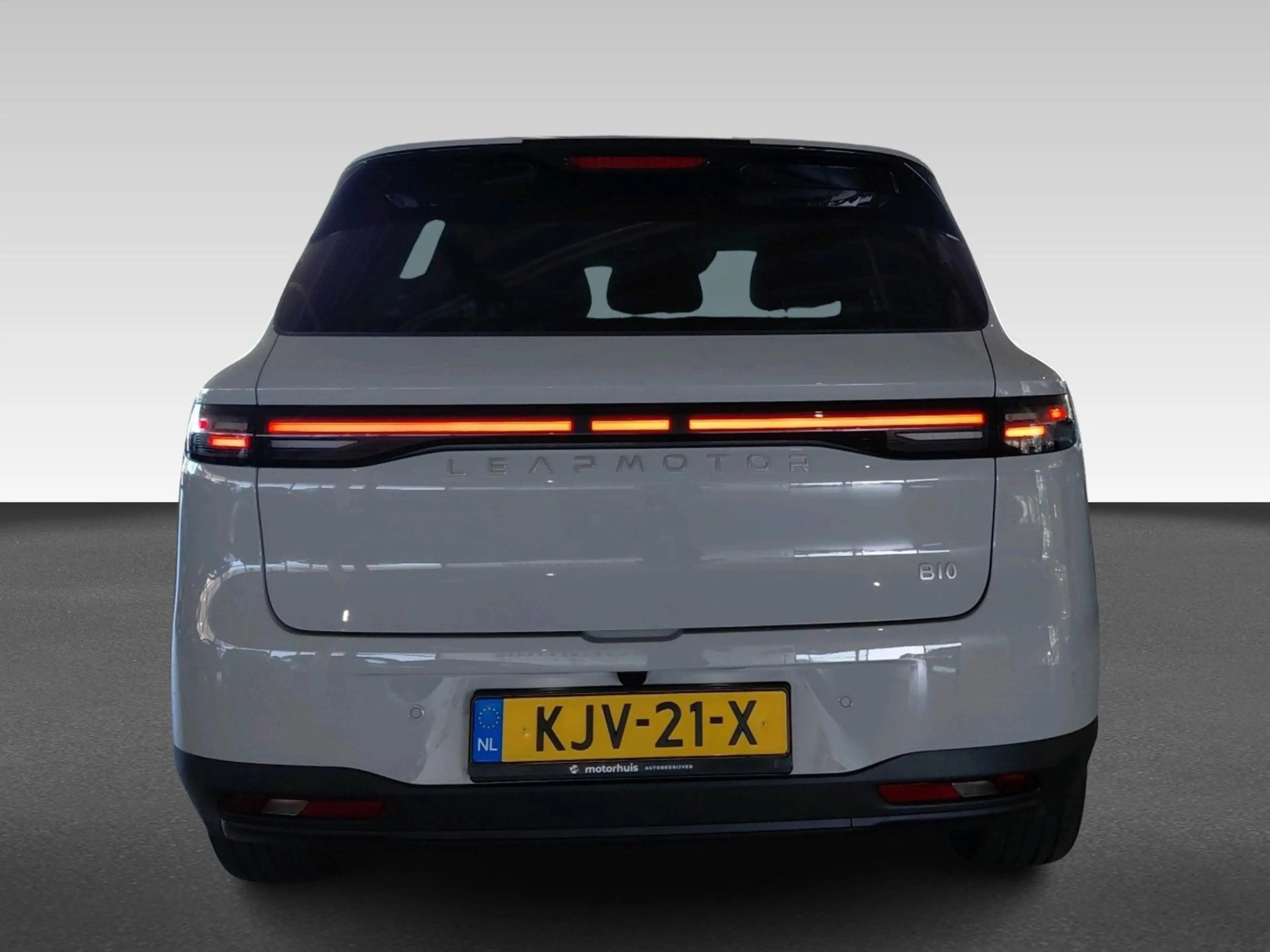 Leapmotor B10 Design Hybrid EV 18.8 kWh — photo 10