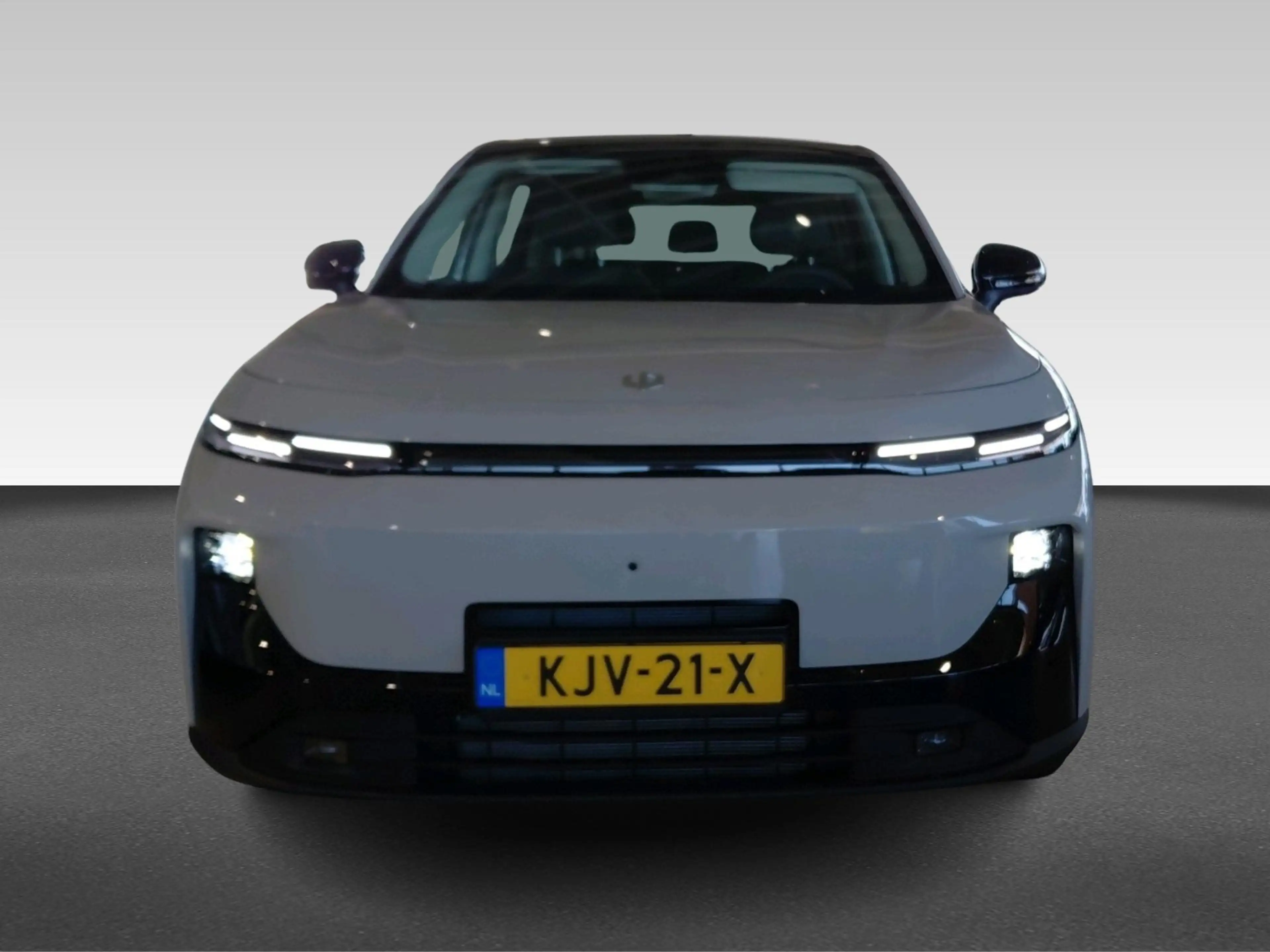 Leapmotor B10 Design Hybrid EV 18.8 kWh — photo 7