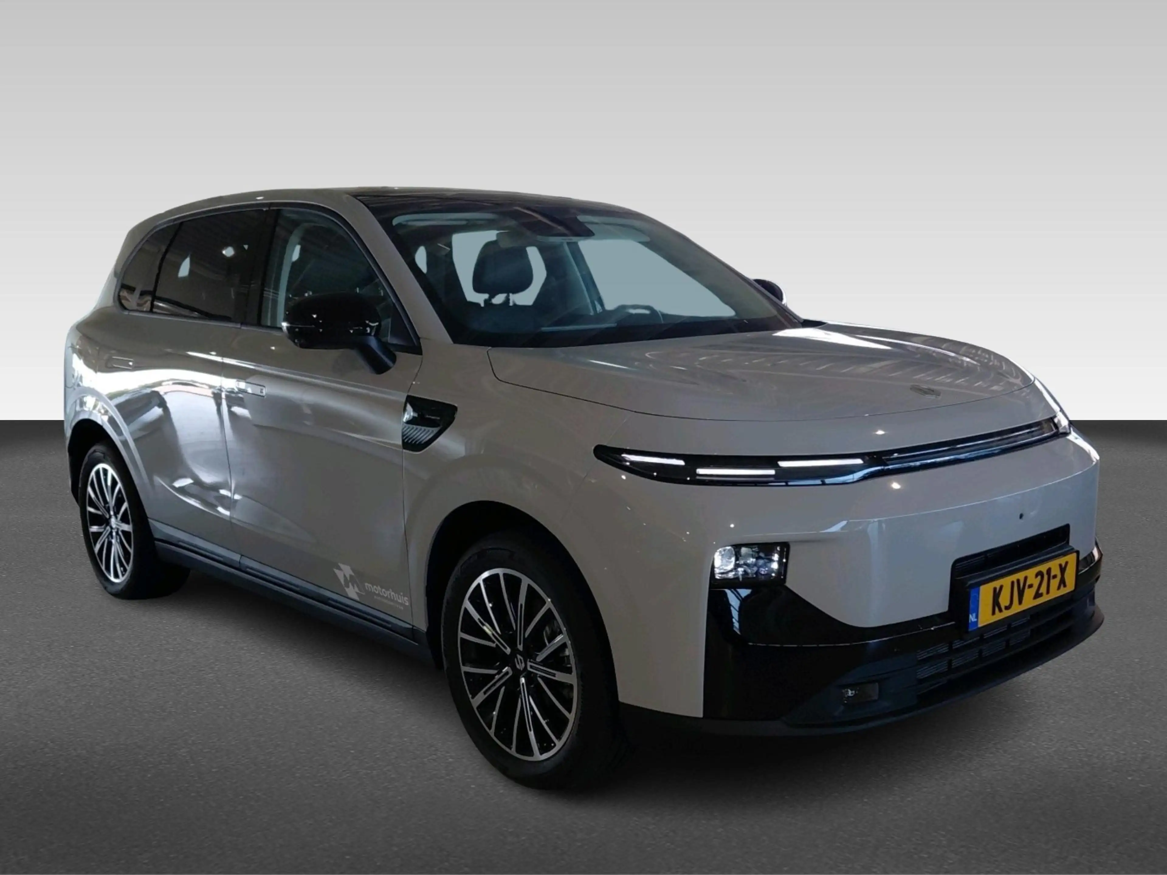 Leapmotor B10 Design Hybrid EV 18.8 kWh — photo 8