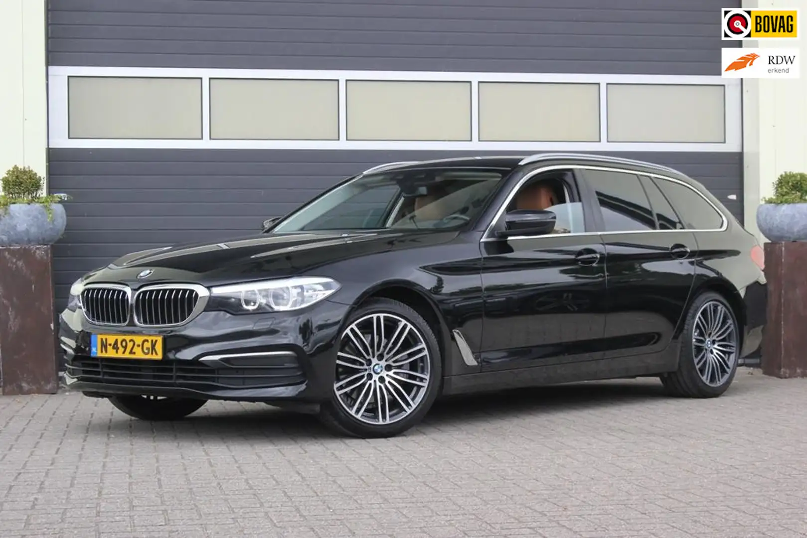 BMW 520 5-serie Touring 520i High Executive | Dealer onder Noir - 1