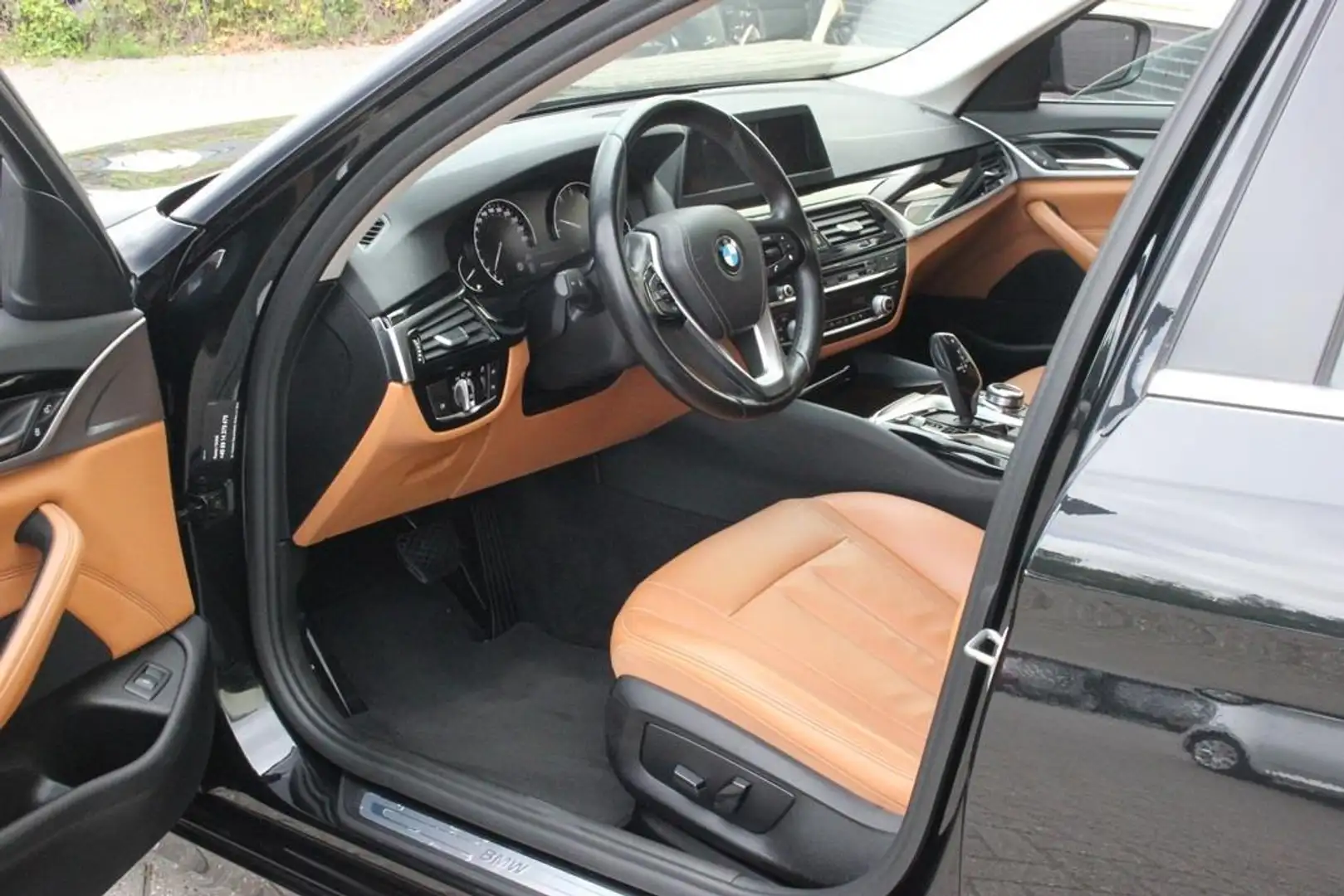 BMW 520 5-serie Touring 520i High Executive | Dealer onder Noir - 2