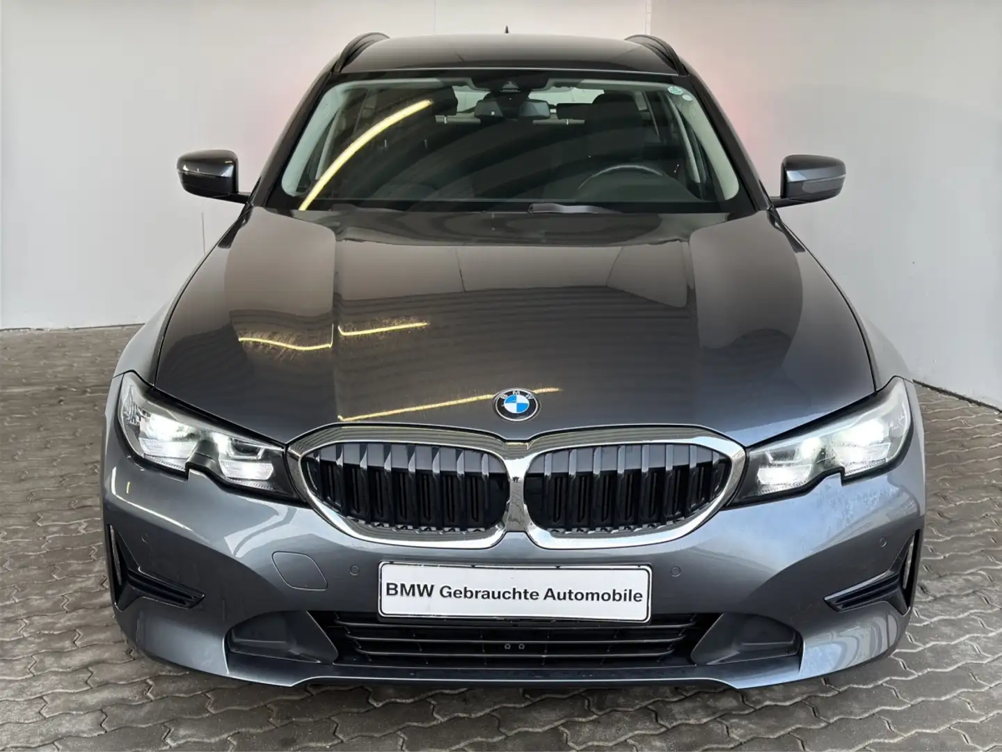 BMW 318 iA Tour. Advantage LiveCock.PDC.SHZ.Tempo.RDA Gris - 1