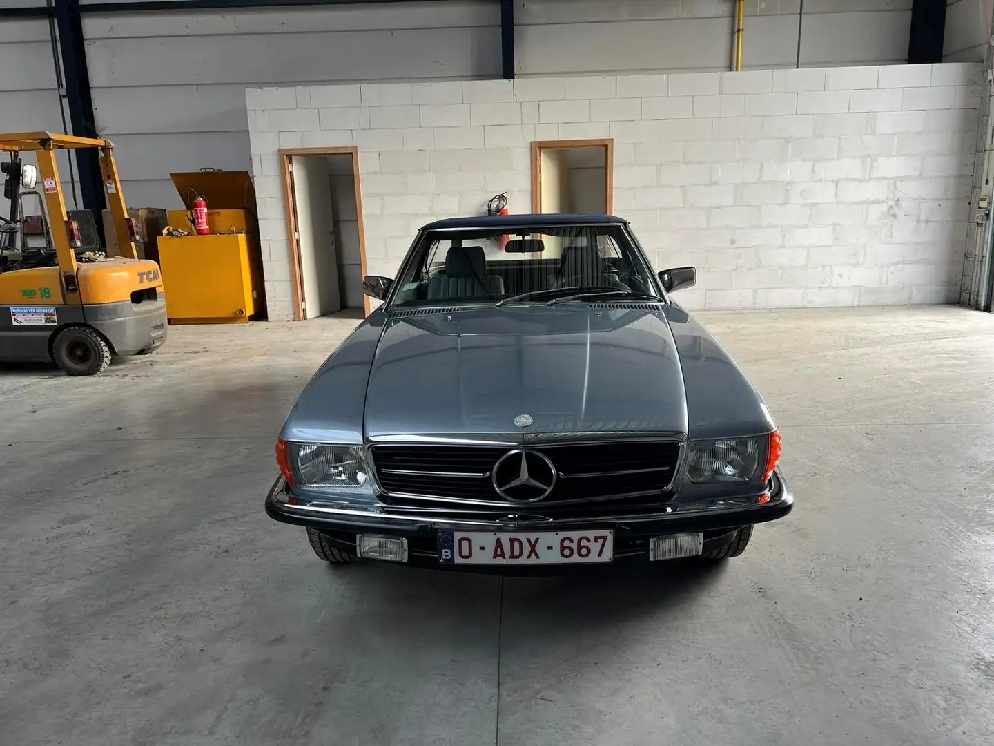 Mercedes-Benz SL 380 Srebrny - 1